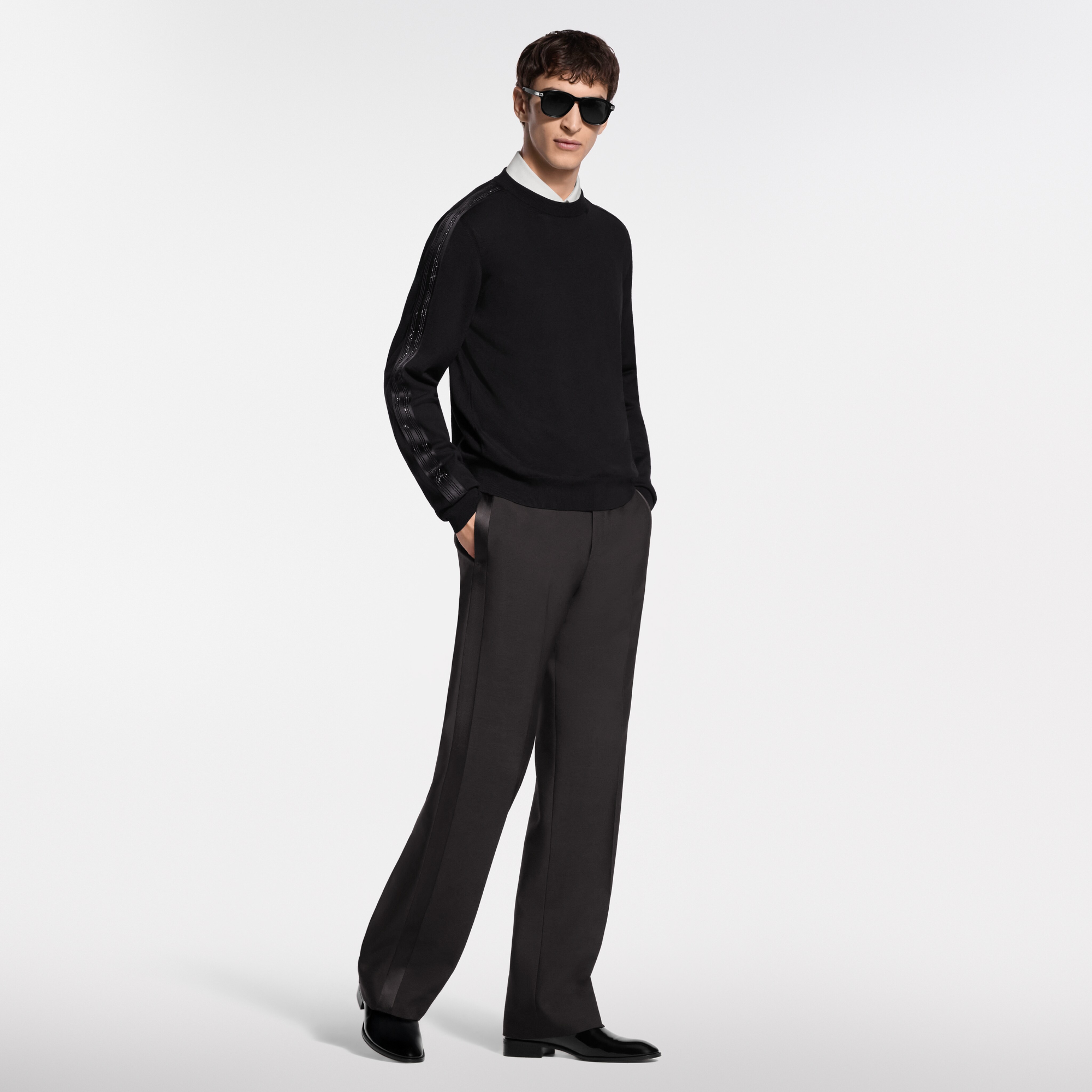エンベリッシュド ロングスリーブ イブニングクルーネック
