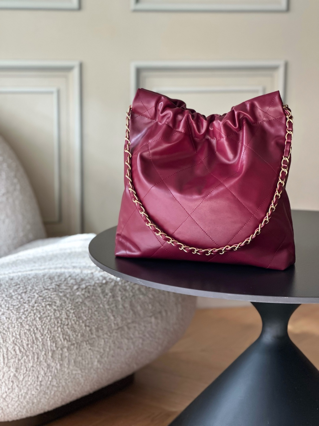 Chanel 22 Small Handbag in Burgundy Shiny Calfskin AS3260