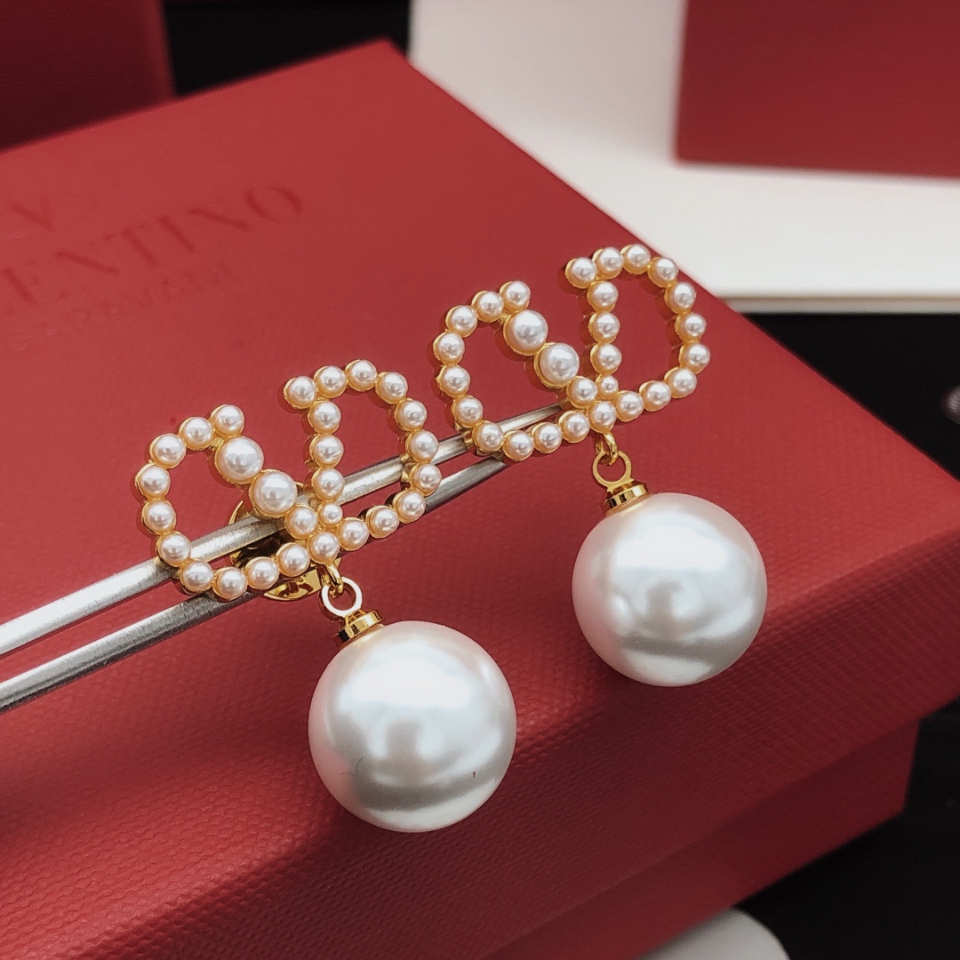 Valentino Iconic Pearl Earrings