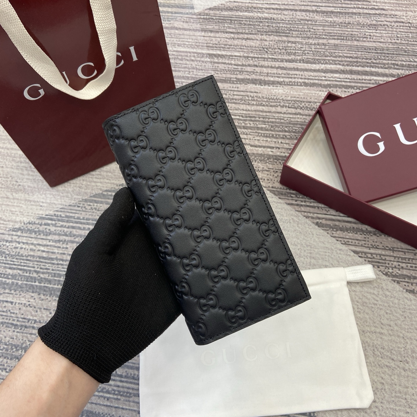 Gucci GG Emblem long wallet 850178