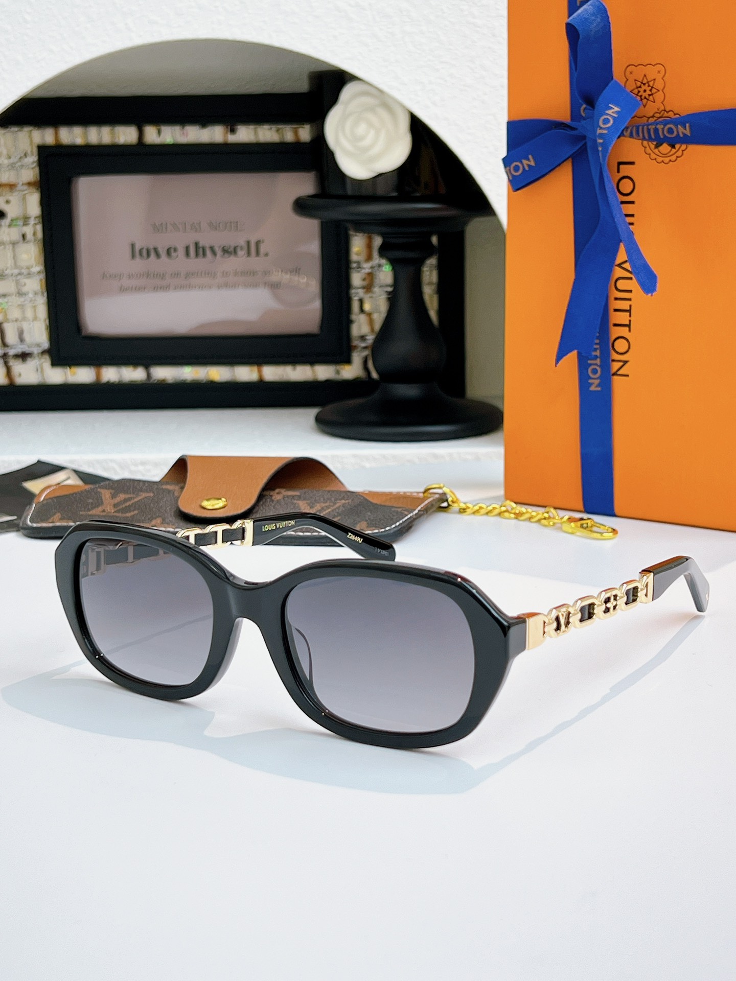 LV Women's Sunglasses