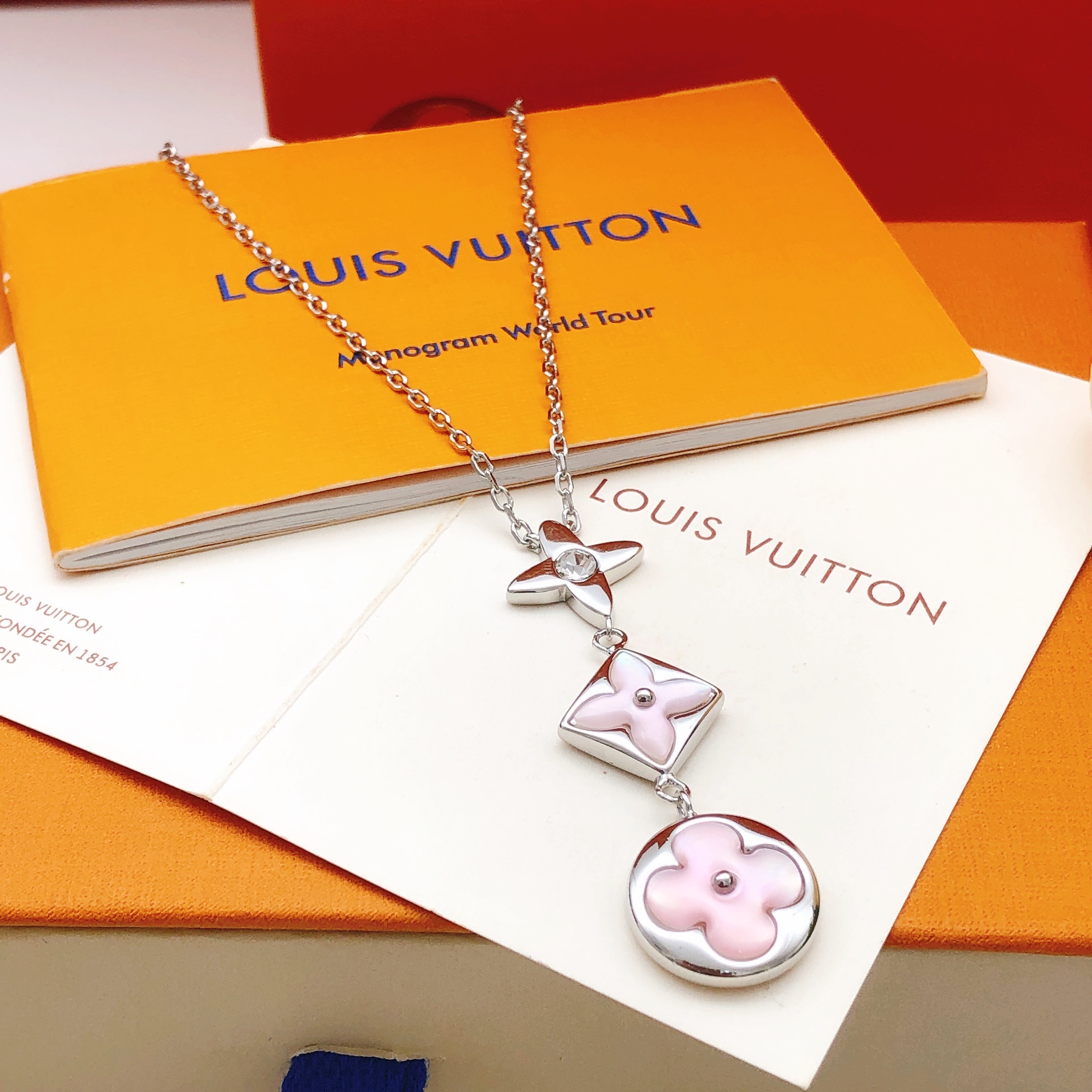 LV Women's fashion Necklace