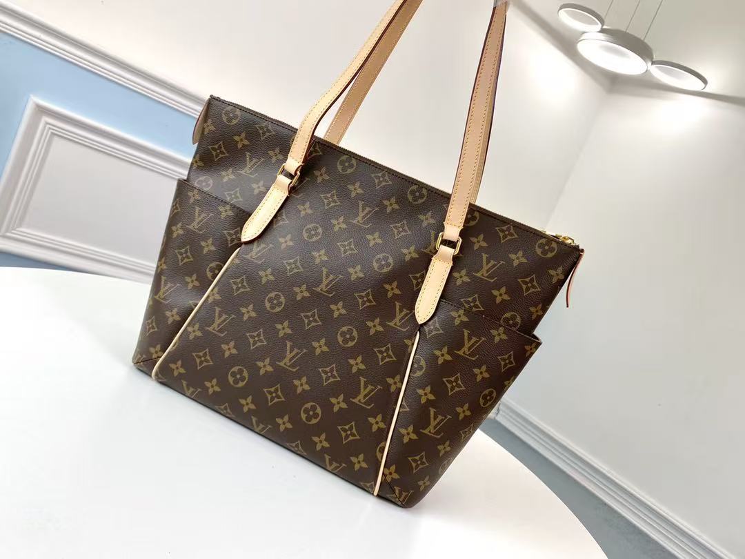 Louis Vuitton Monogram Totally MM