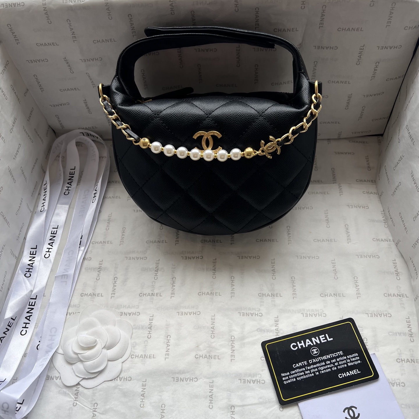 CHANEL Pearl series handbag