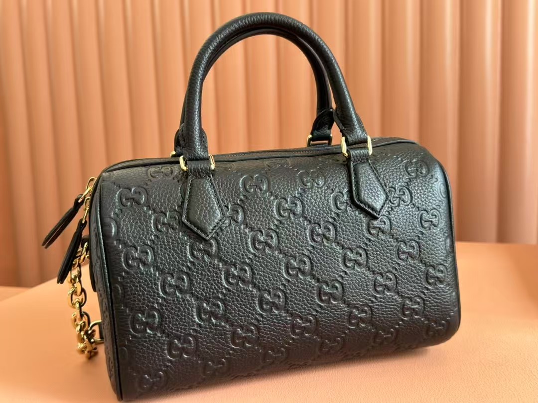 GUCCI GG Emblem small tote bag