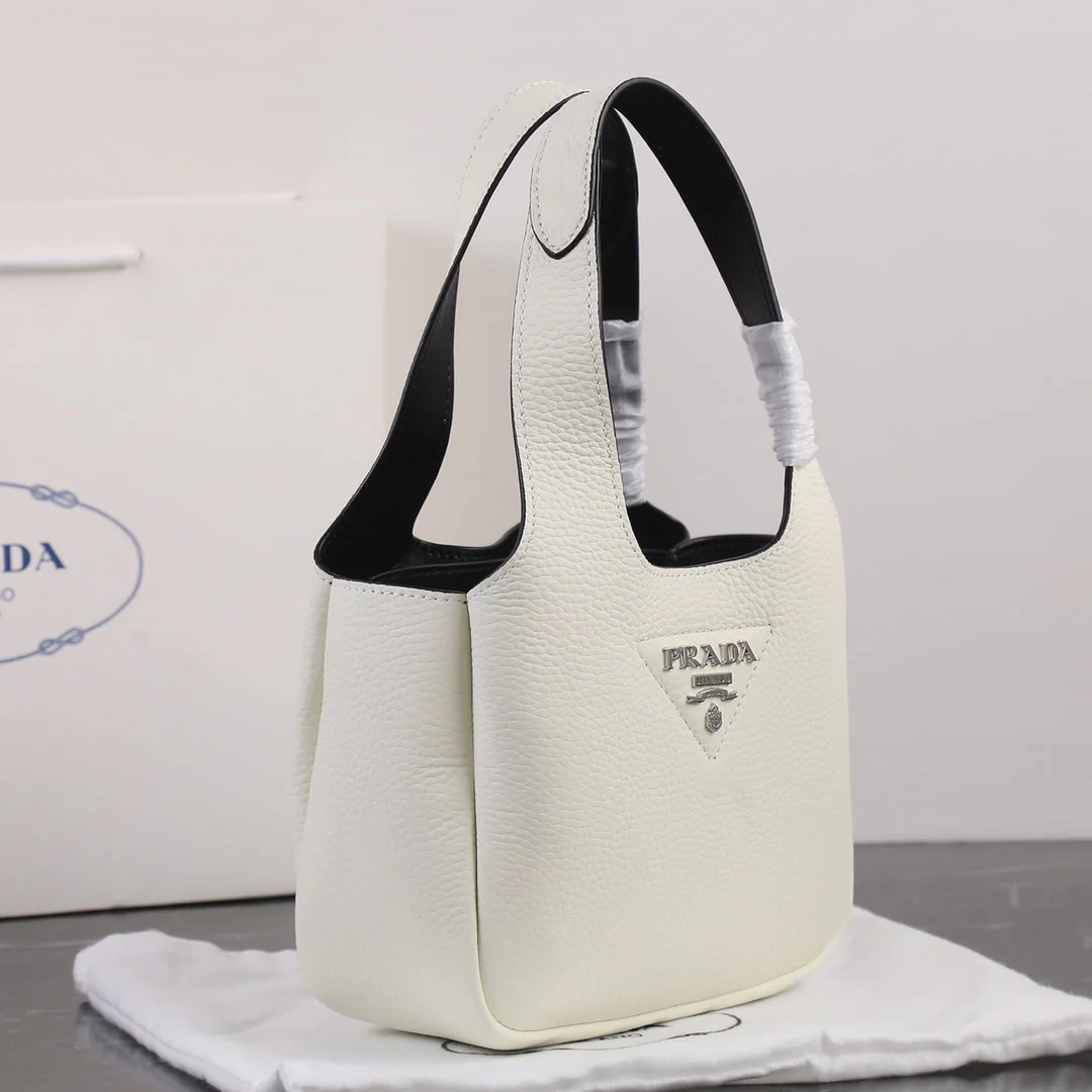 Prada 18 DYNAMIQUE LOGO TOTE BAG IN WHITE CALFSKIN