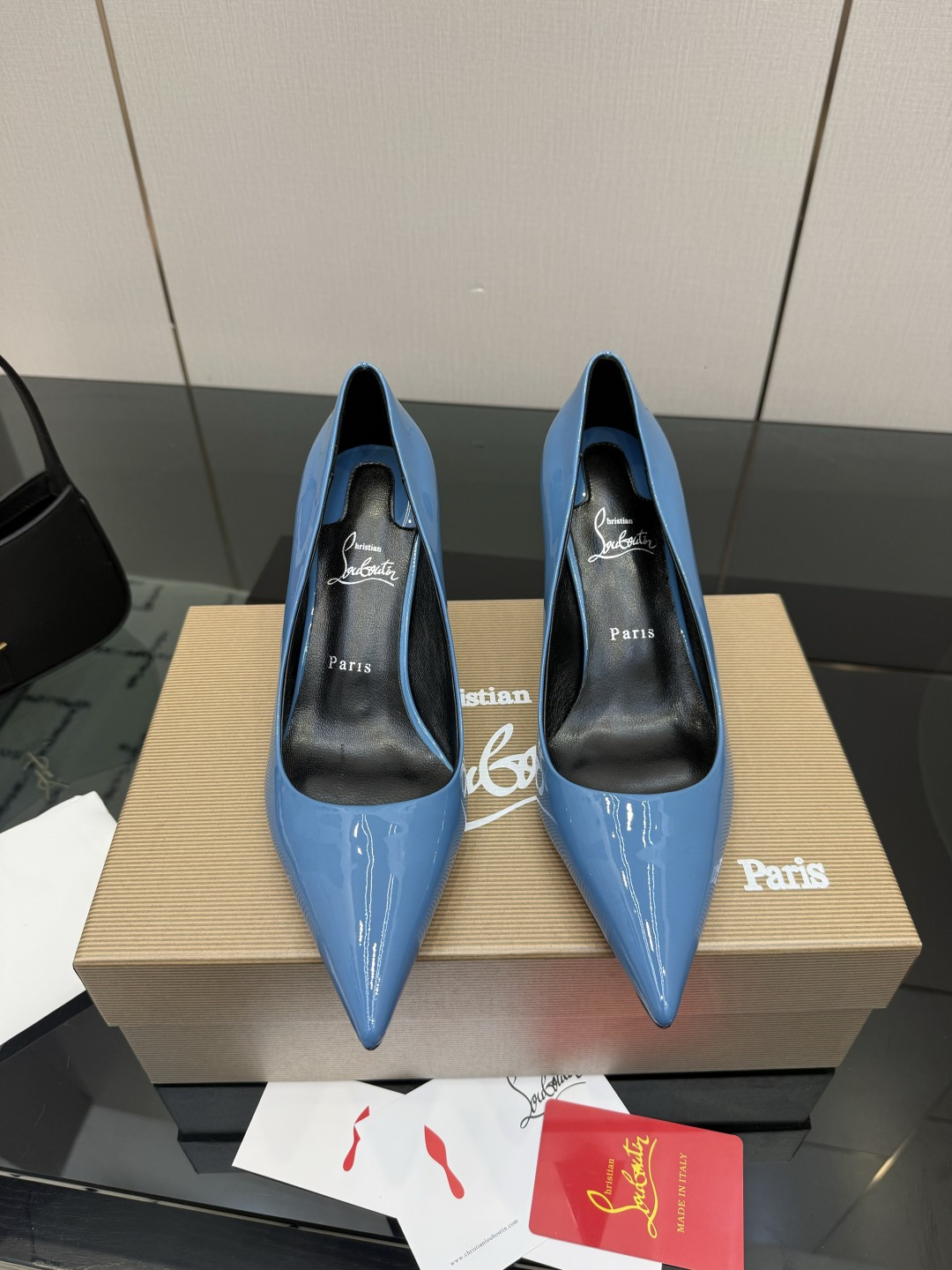 Christian Louboutin New shiny leather Pump