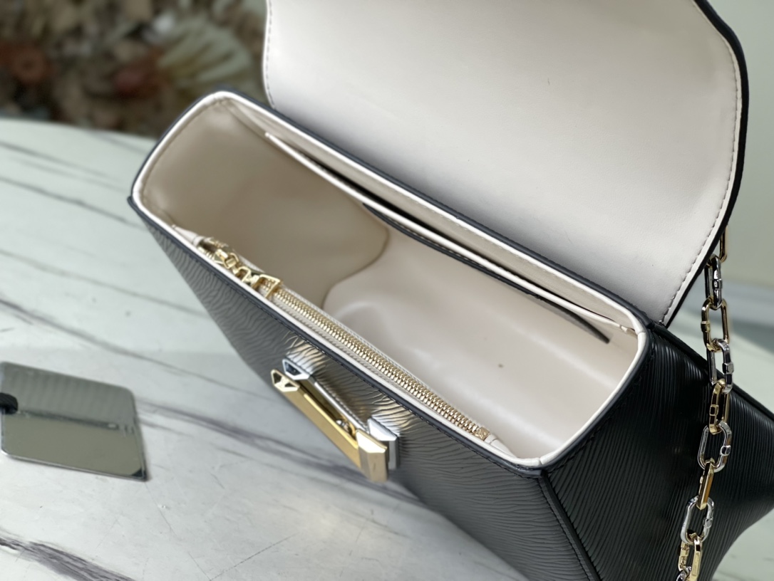 Louis Vuitton Twist MM M21025
