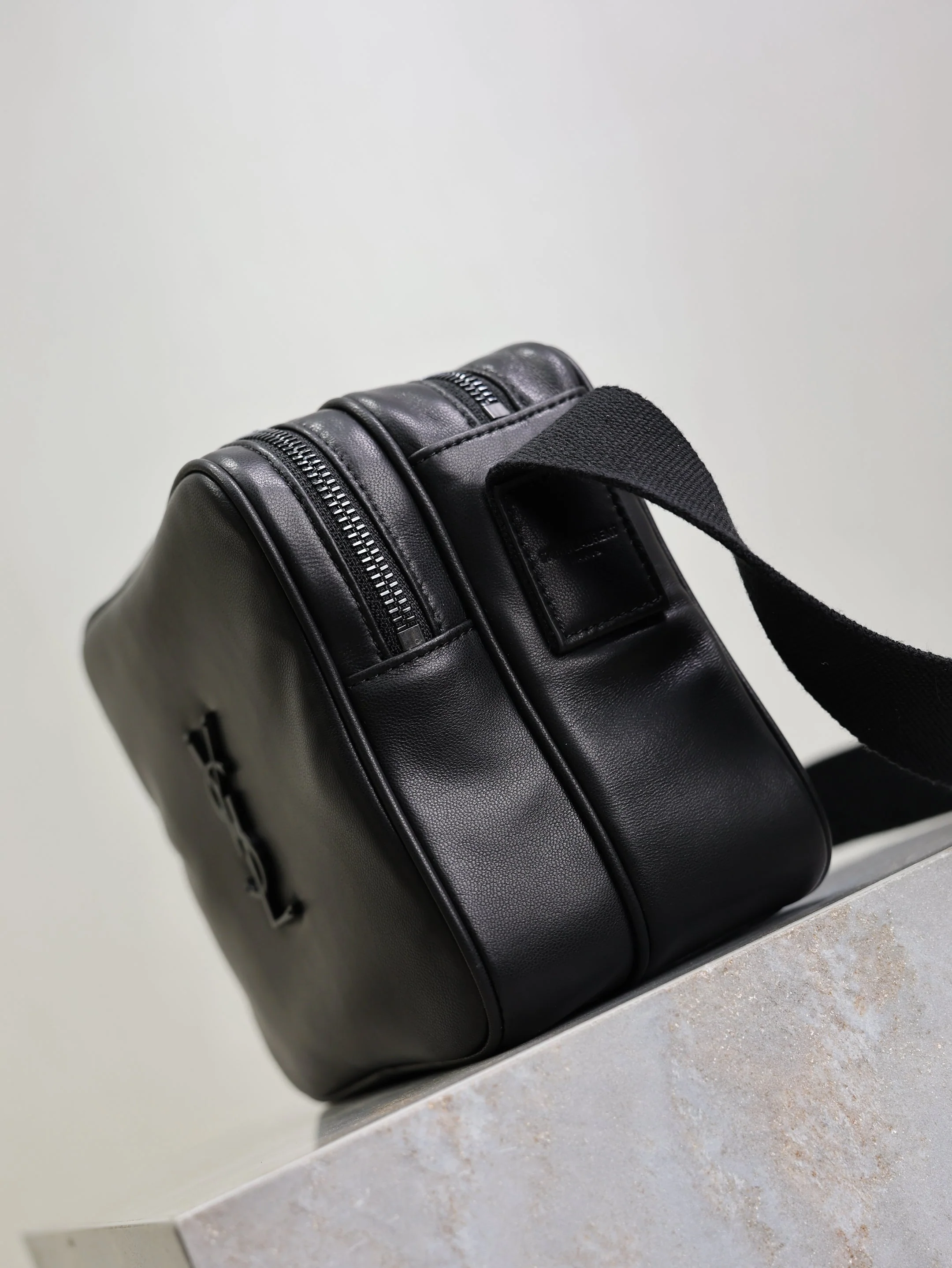 Saint Laurent YSL Niki Camera Bag 19.5cm Black Lamskin HW