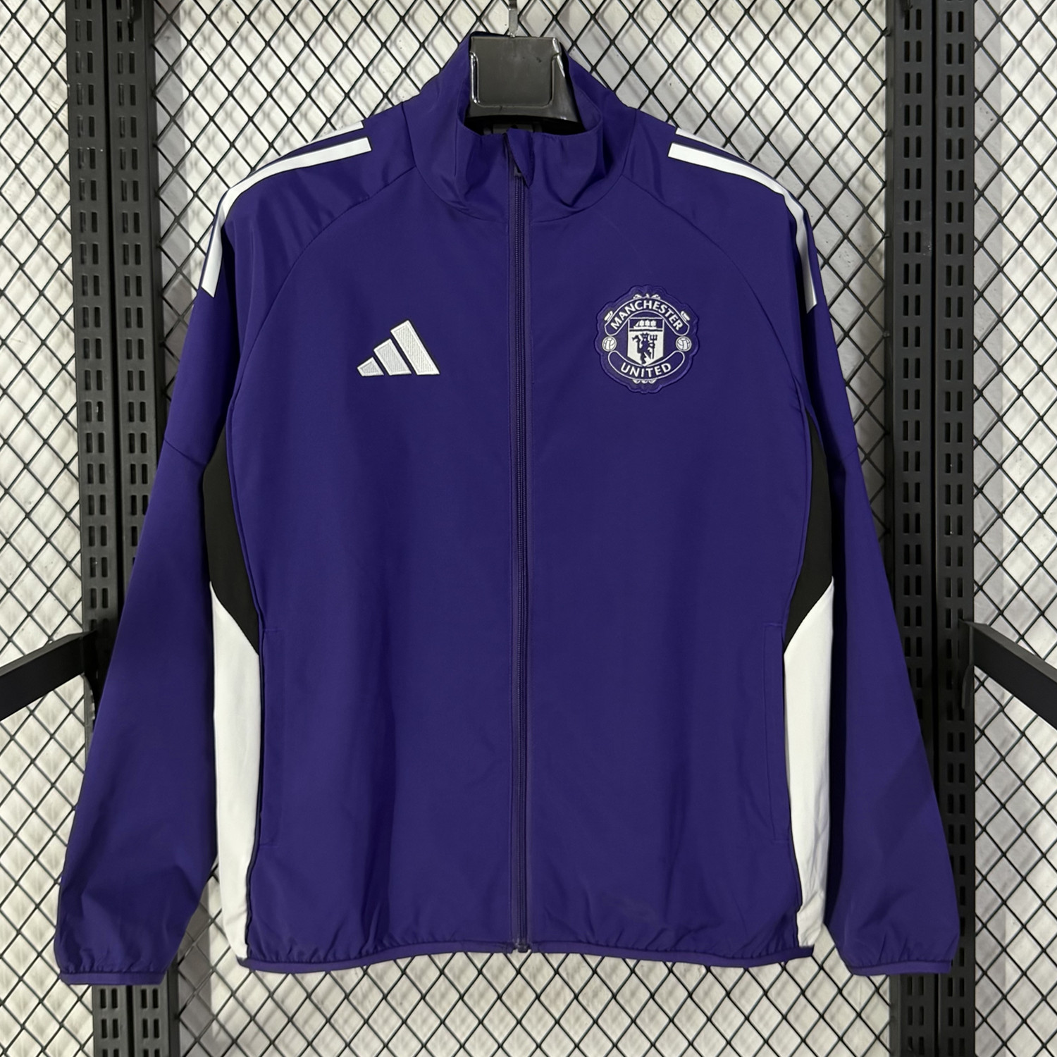 Manchester United Training Windbreaker 2025 | Soc Jersey - Premium Football Jersey