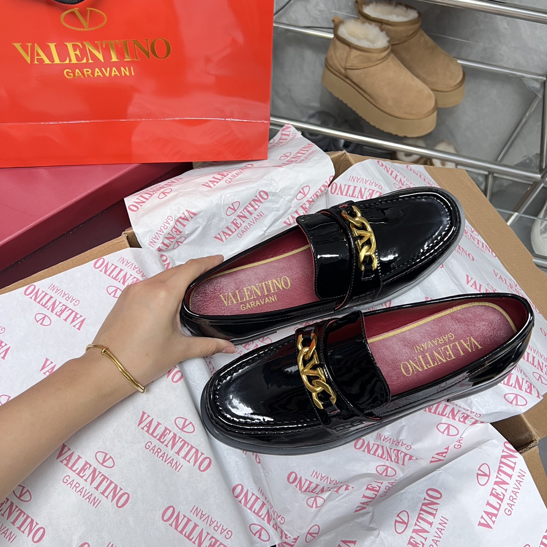 Valentino Garavani Black Patent Leather Gold VLogo Signature Chain Link Loafers - KAIROO