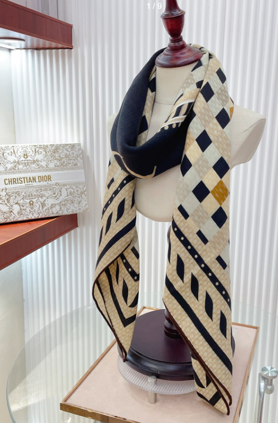 Christian Dior Dioramour Shawl 140cm