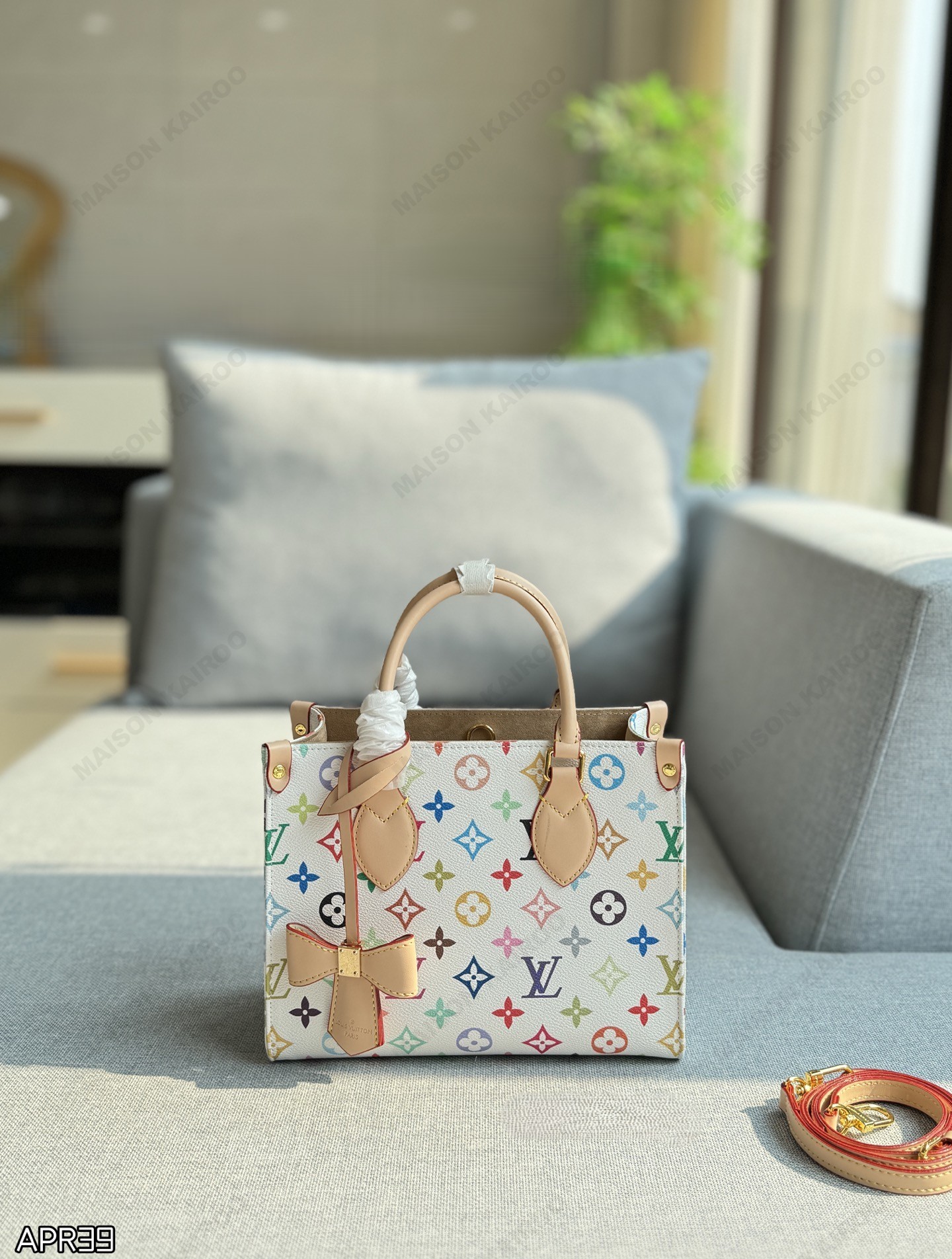 Louis Vuitton LV x TM OnTheGo PM/MM/GM White Multicolor Monogram Coated Canvas Top Handle Tote Bag - KAIROO
