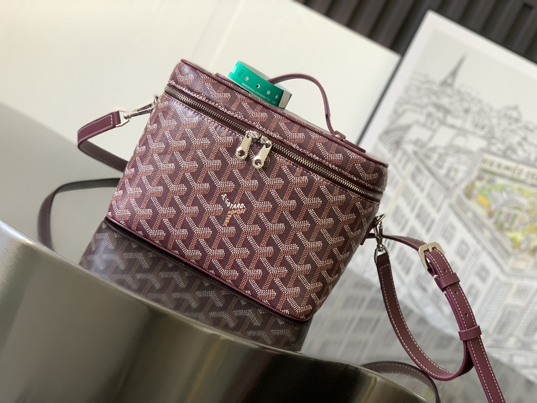 Goyard Muse Vanity Case in Burgundy