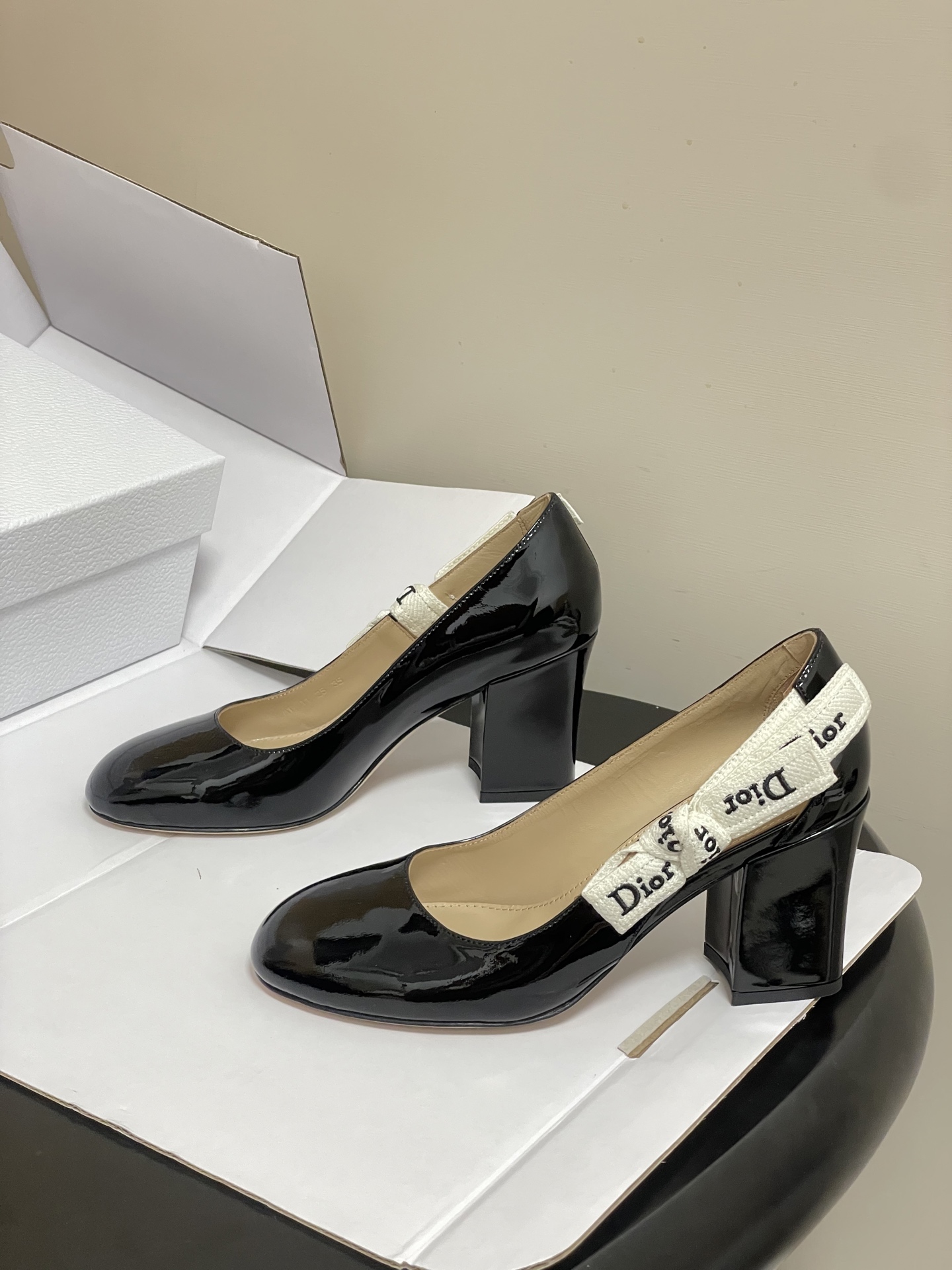 Dior J'Adio Pump in Black patent leather