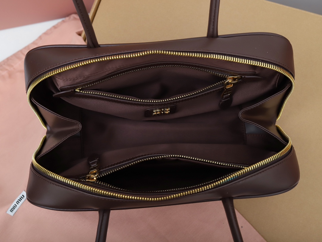 MiuMiu 2024 New Calfskin Handbag