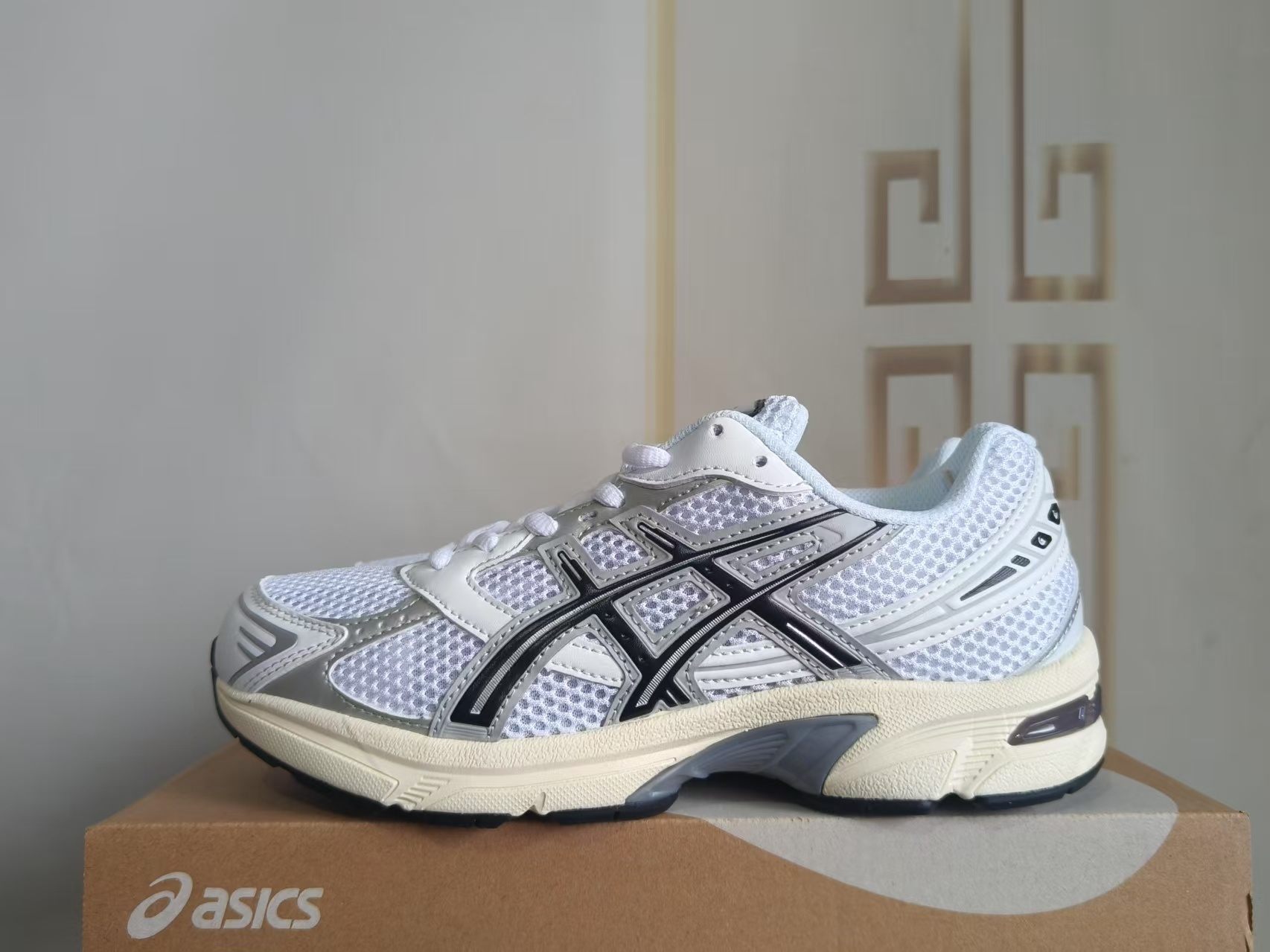 ASICS 1130 US Men's Sizes6 to 11 in half sizes  Silvery White Black Shoes tianlong