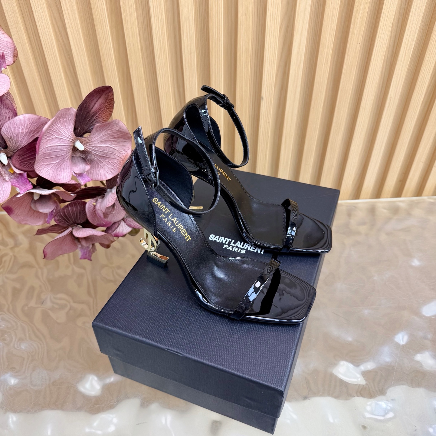 Saint Laurent Opyum Shiny Leather Sandals