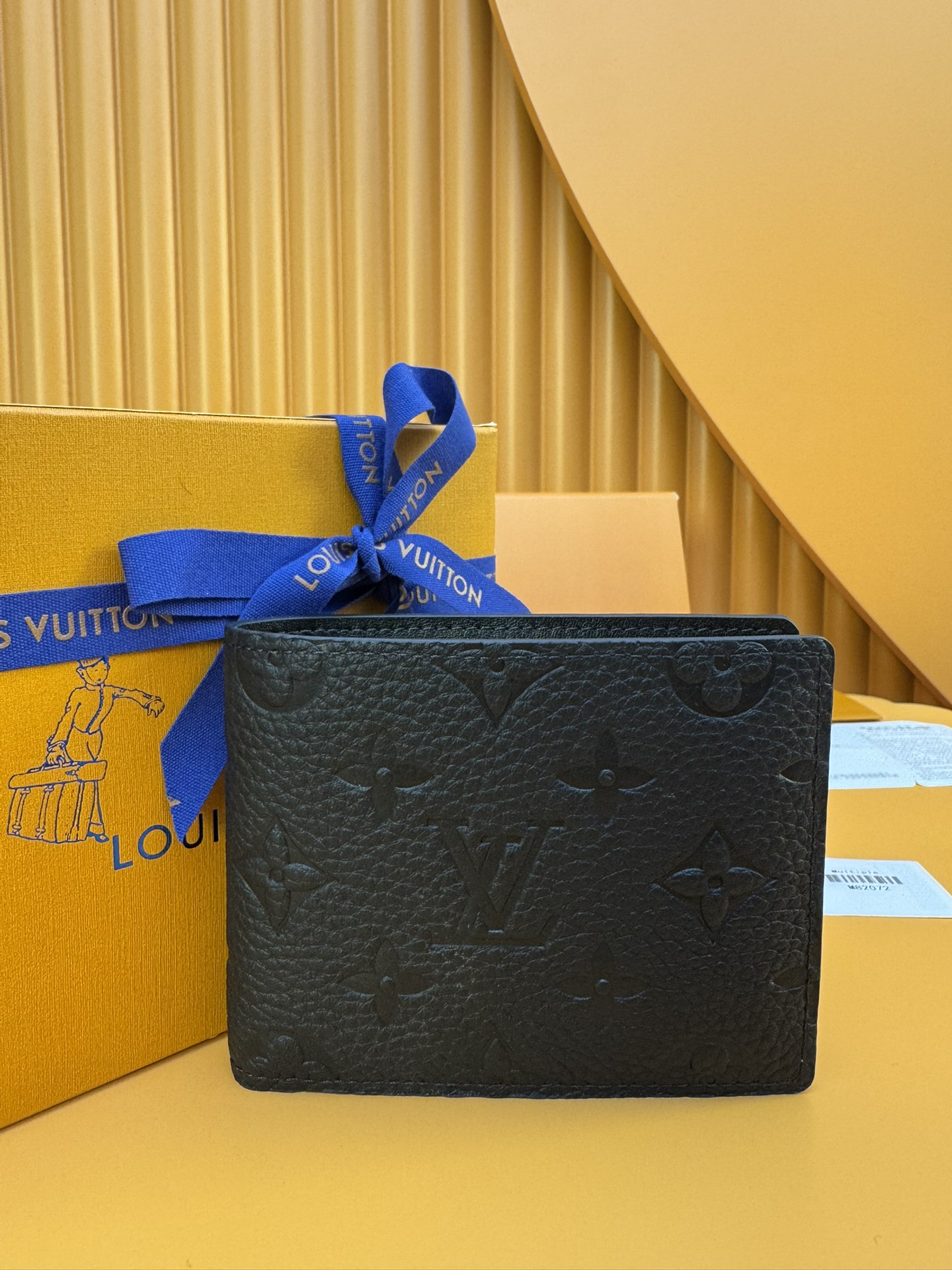 M82072 LV Men's Multiple Wallet in Black Taurillon Leather