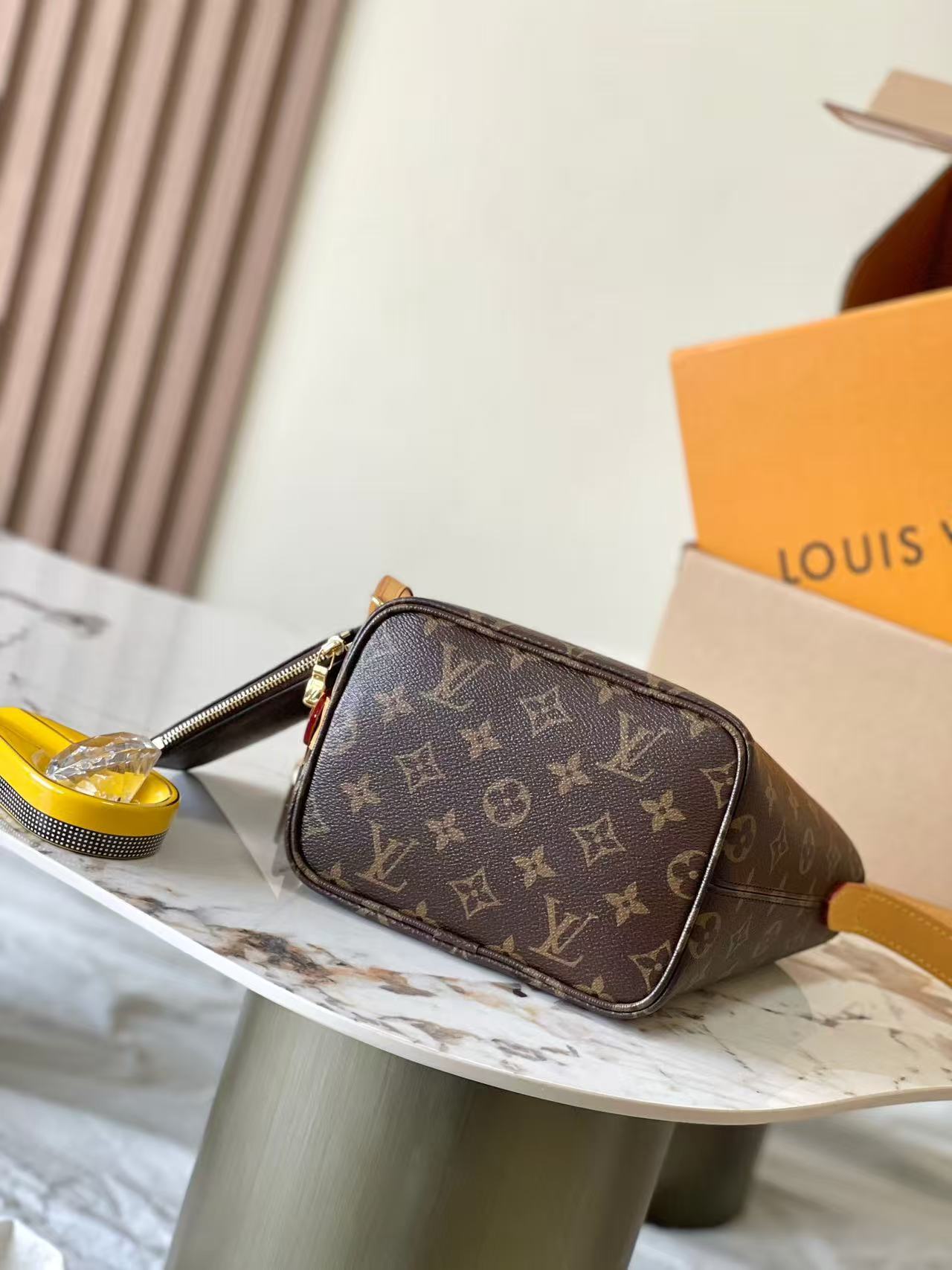 Louis Vuitton All InBB Handbag M12925