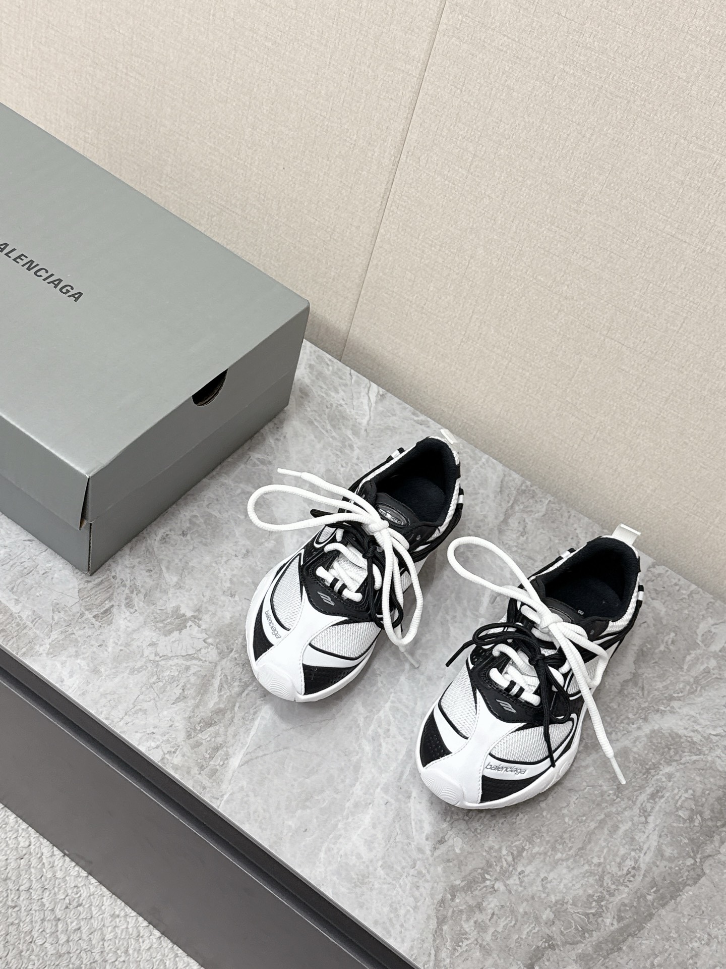 Balenciaga Radar Panda Tech Mesh Gradient Panel Lace Up Low Top Jogger Sneakers - KAIROO