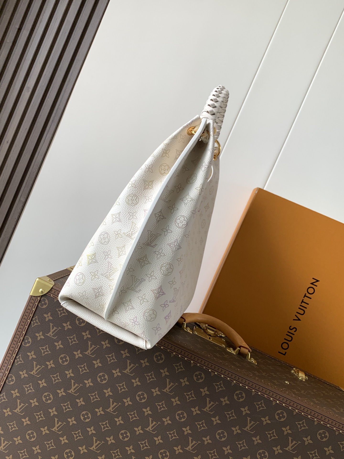 【10A】Louis Vuitton LV Mahina Hobo Moon Goddess White Iridescent Perforated Leather Braided Handle Tote Bag - KAIROO