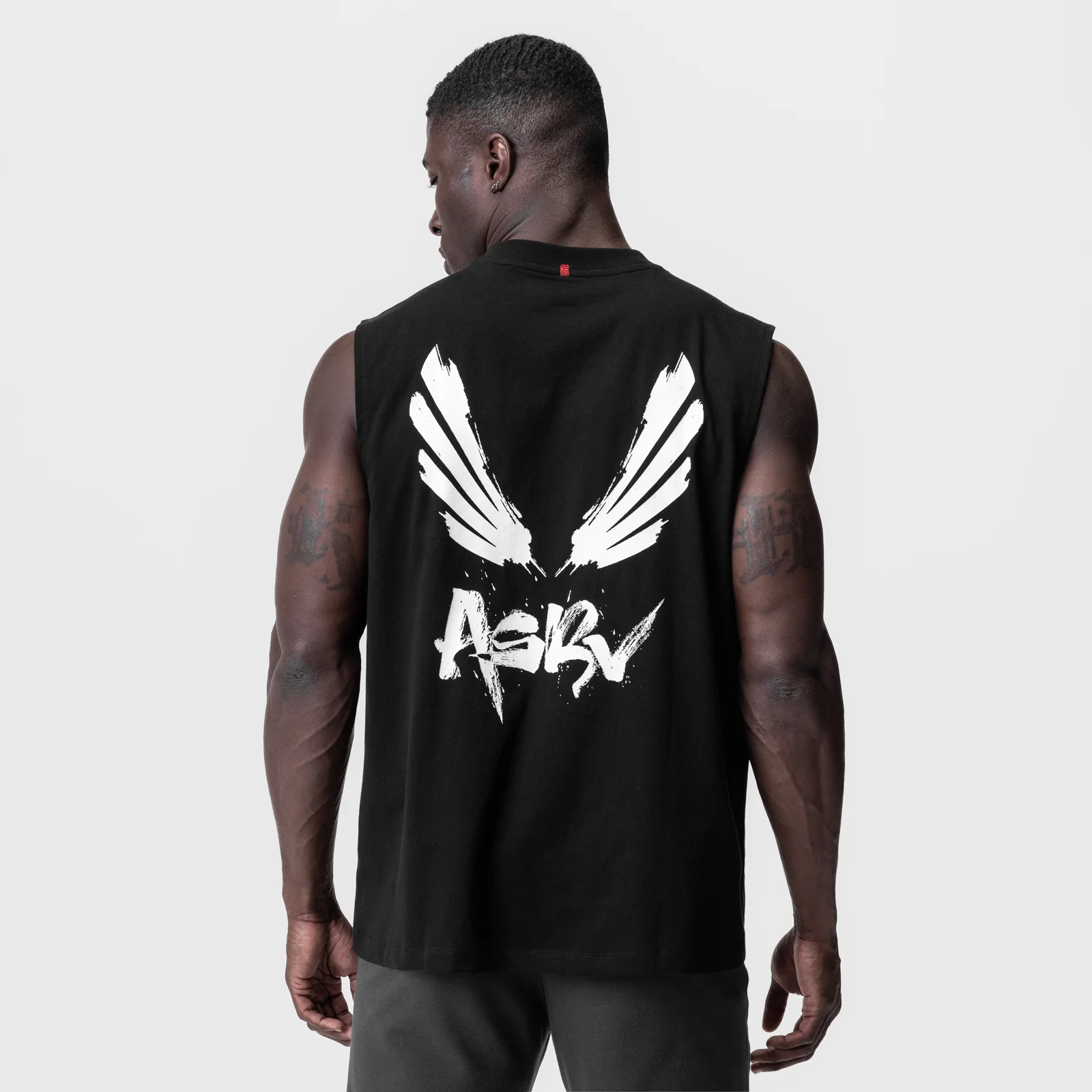 0807. Tech Essential Relaxed Cutoff - Black 