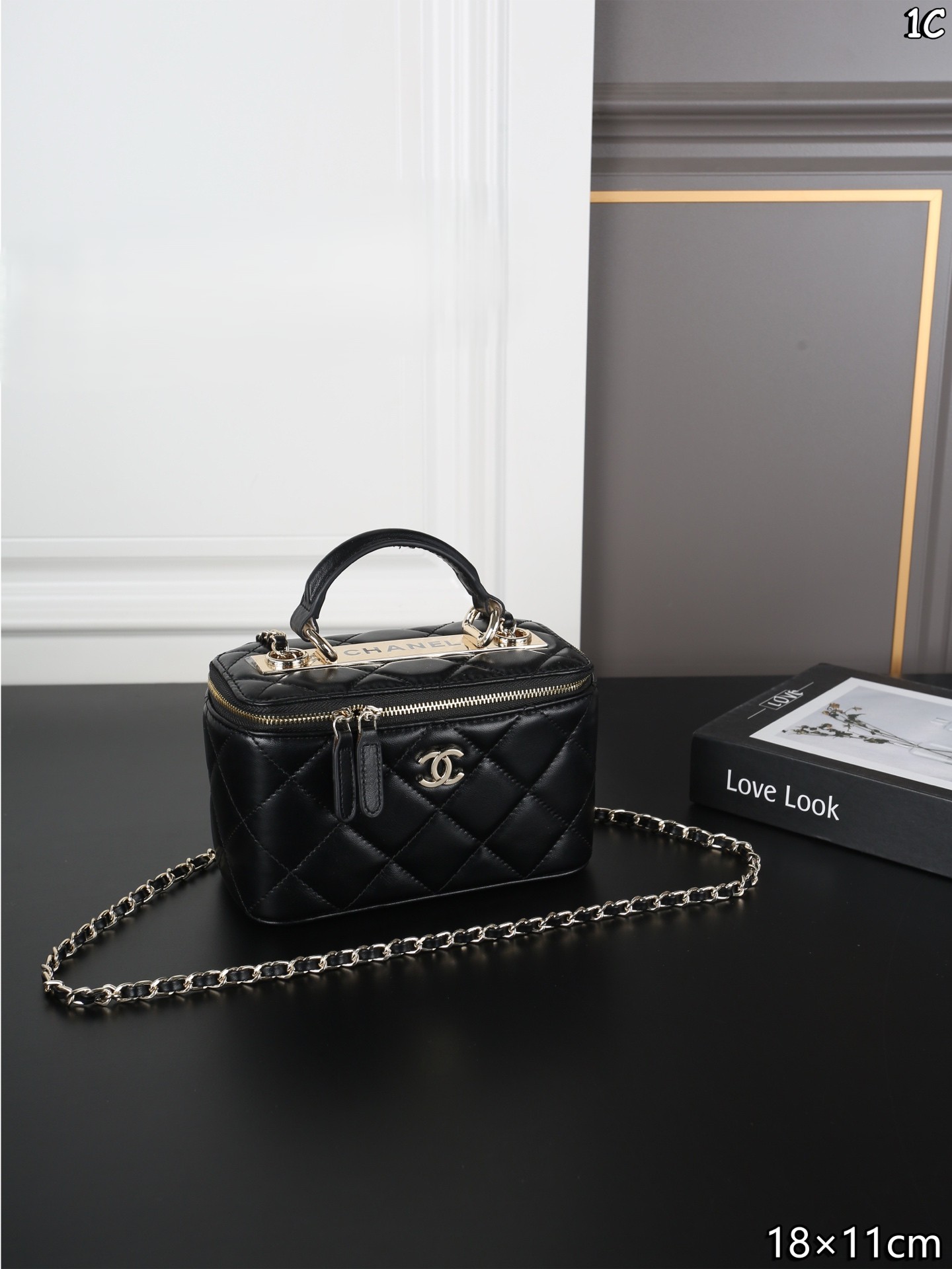 Chanel Trendy CC Vanity Case Mini 18CM Quilted Leather Metal Plate Top Handle Chain Crossbody Bags - KAIROO