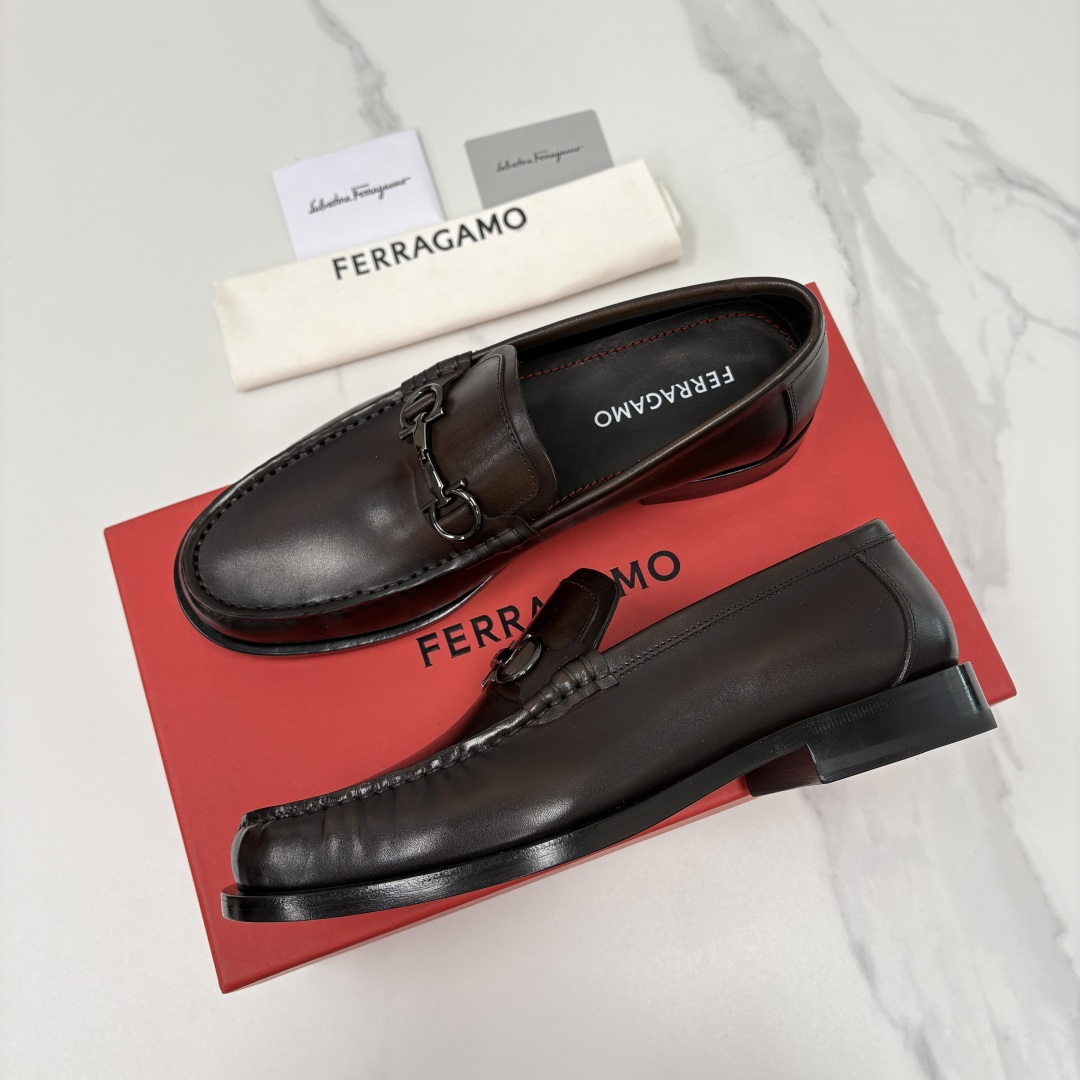 Ferragamo Men's leather Loafer