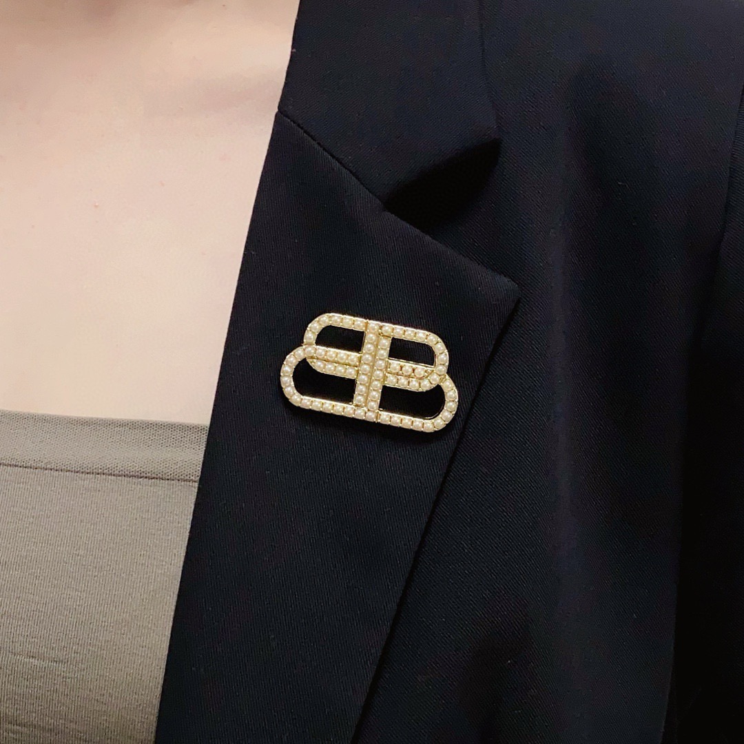 Balenciaga Statement BB Icon Interlocking Logo Pave Resin Pearl Brooch - KAIROO