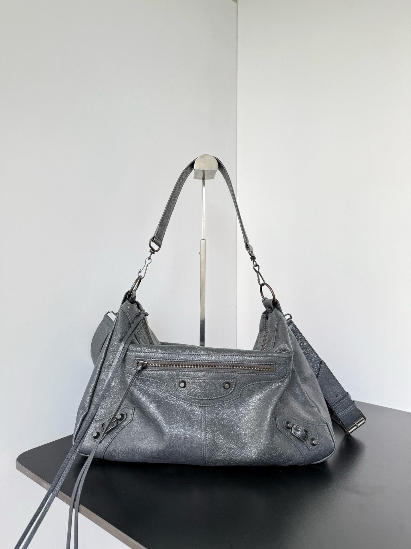 𝐁alenciaga Le City Moto Medium Bag in Grey Lambskin