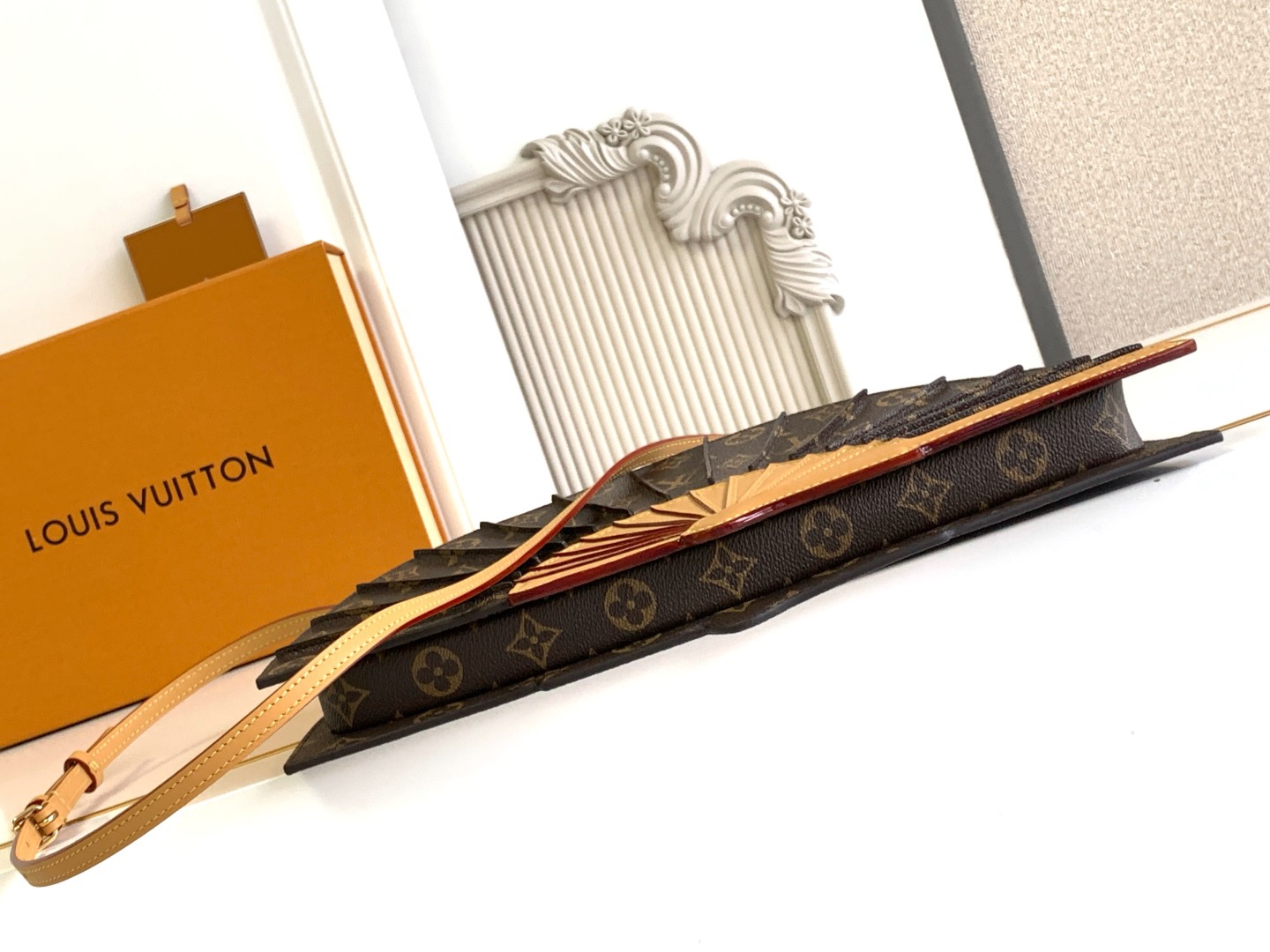 Louis Vuitton LV Monogram Canvas Folding Fan Clutch bag