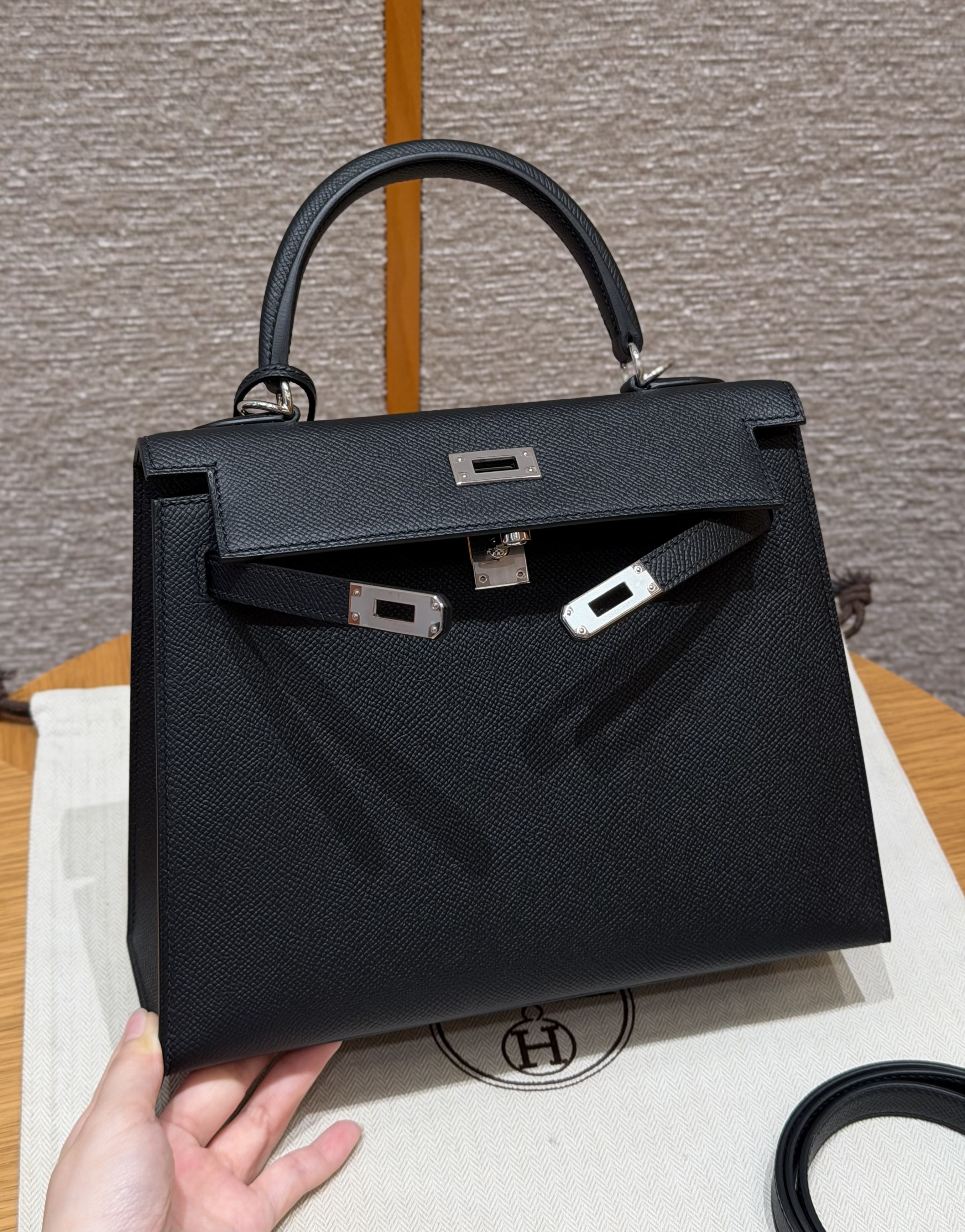Hermes Black Epsom Kelly 25