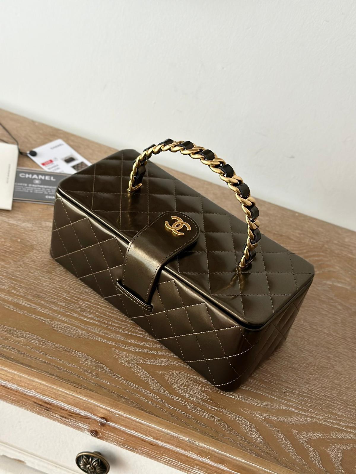 Chanel Vintage Makeup Box Bag 2025 New Version