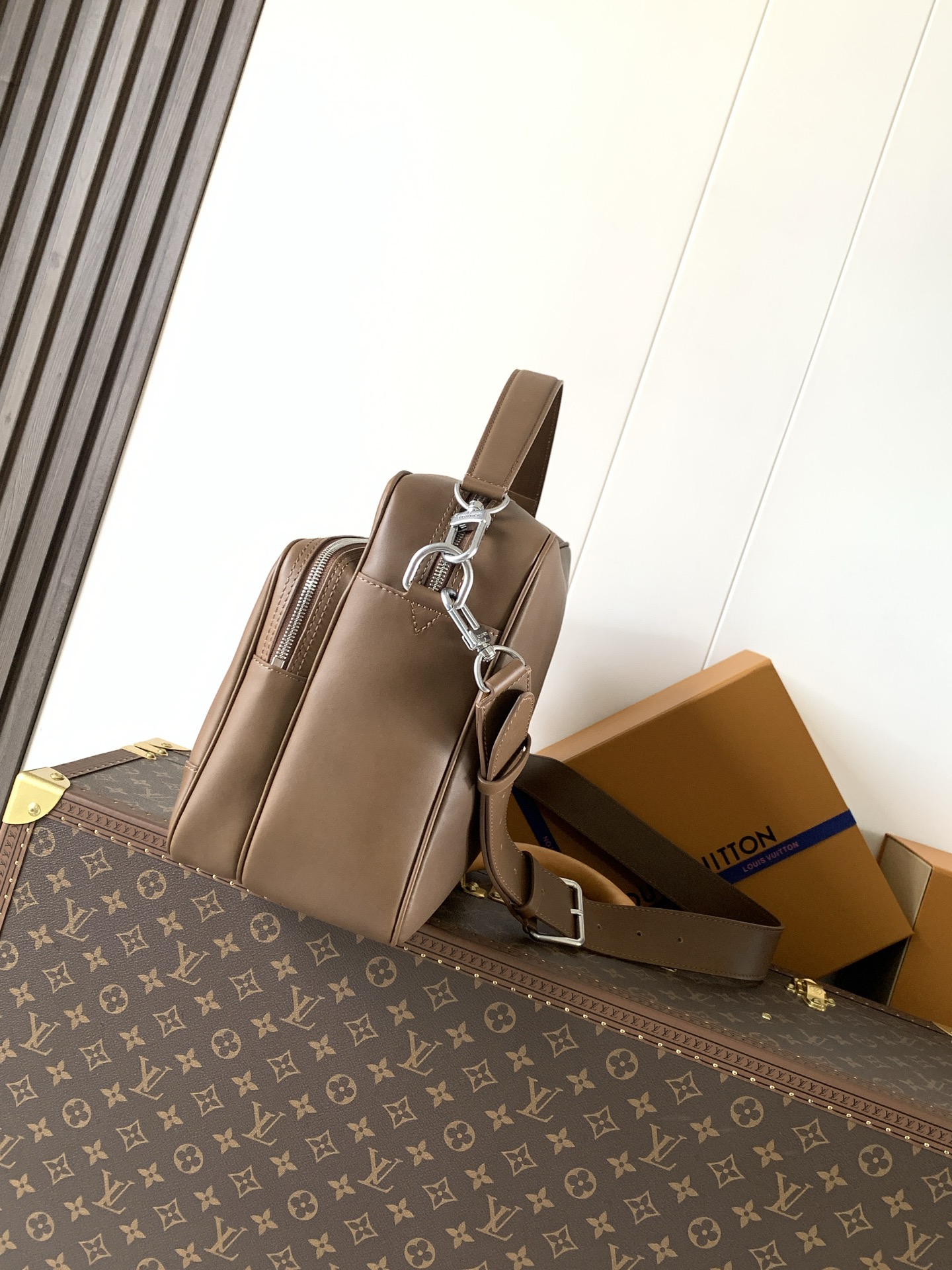 Louis Vuitton Nil XL handbag
