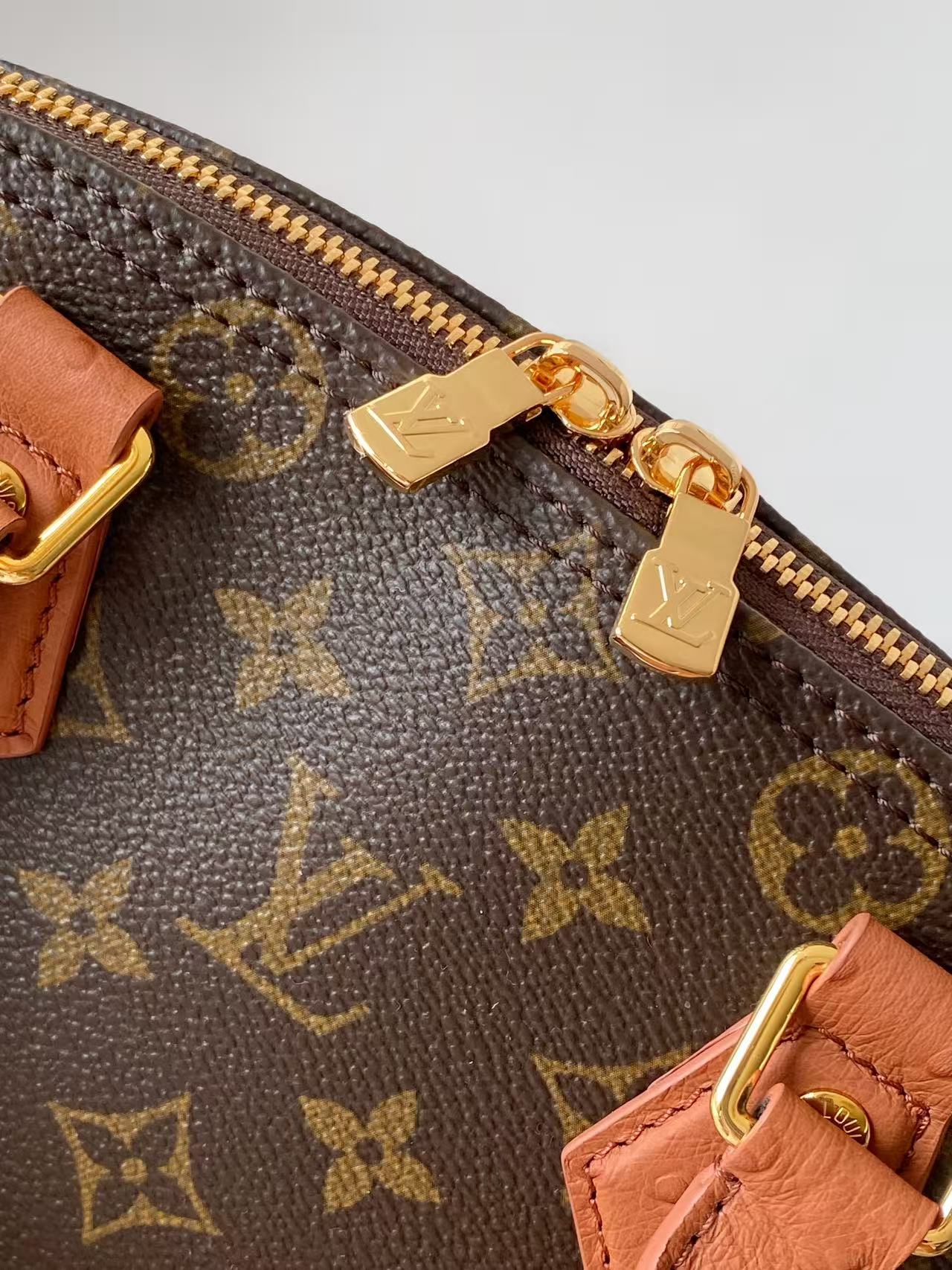 Louis Vuitton Monogram Pattern Alma Medium Handbag