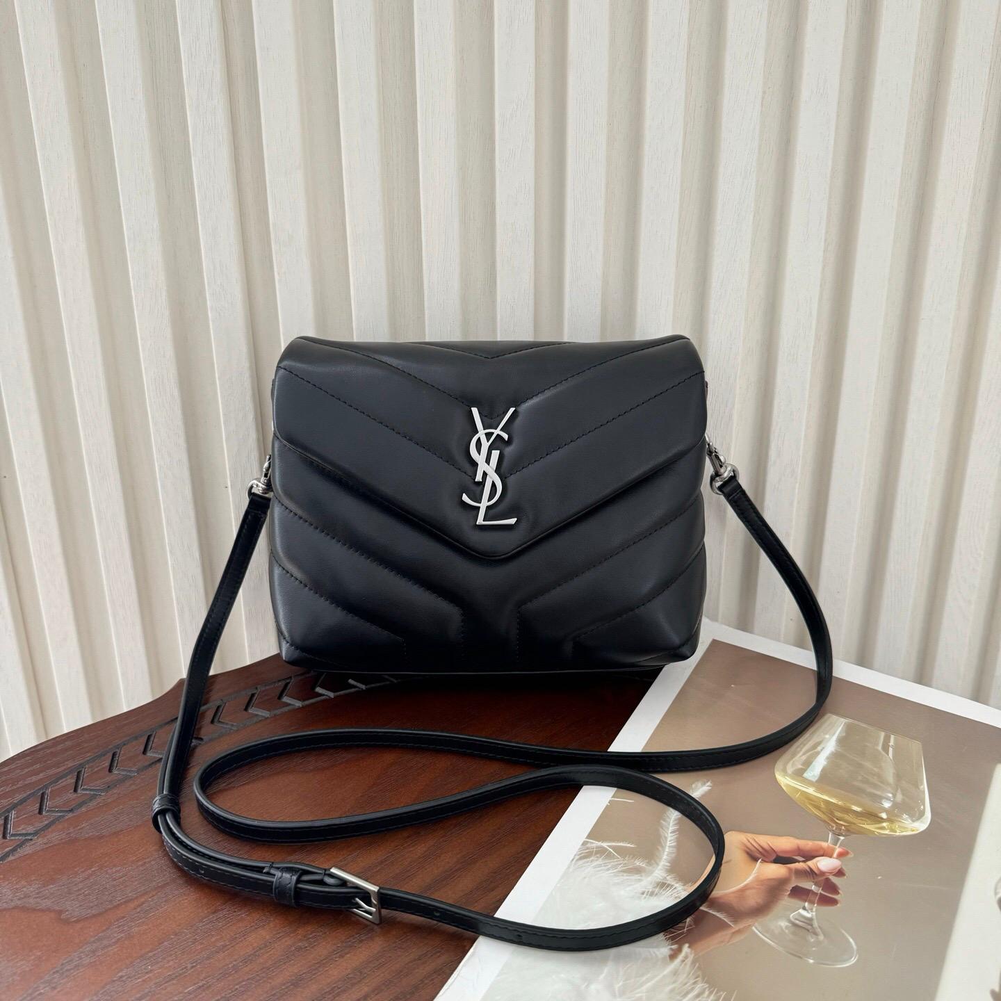SAINT LAURENT YSL Loulou Toy quilted leather shoulder bag
