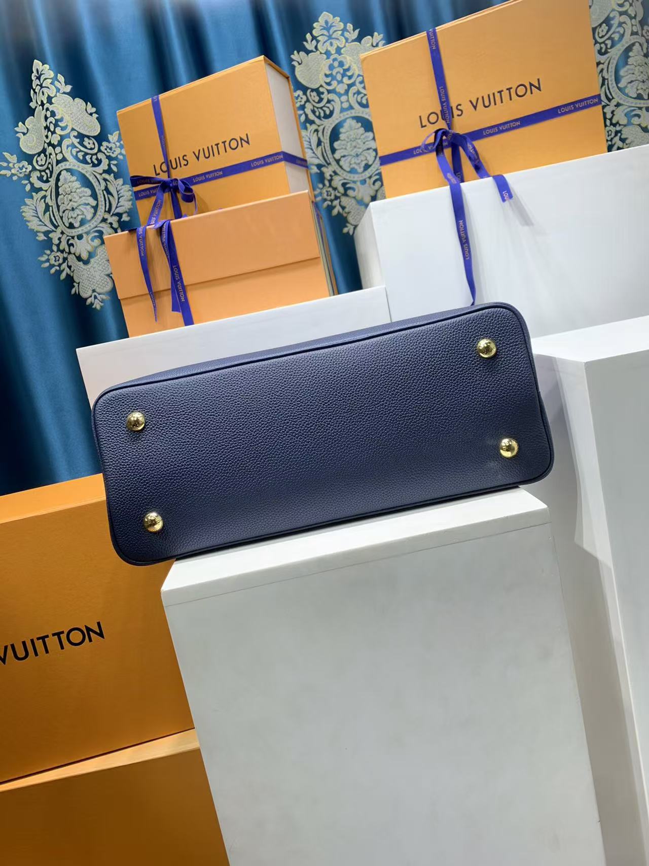 Louis Vuitton new Capucines handbag in blue
