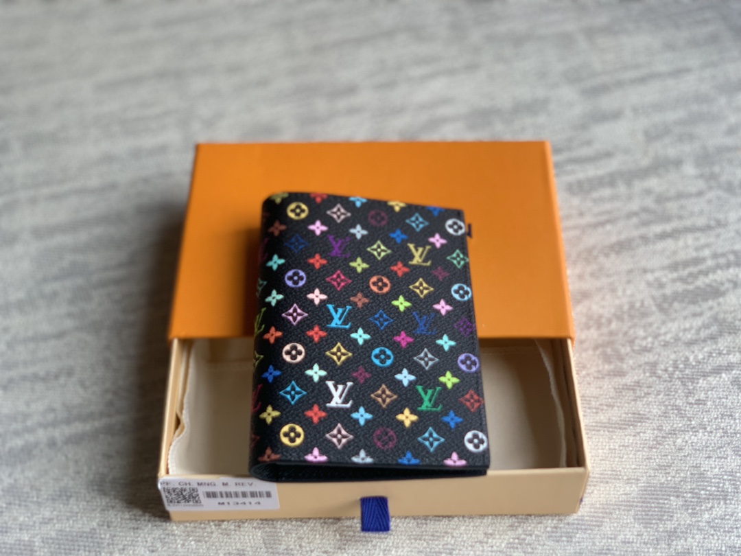 M13414 LV x TM Passport Coverr in Black Multicolored Canvas