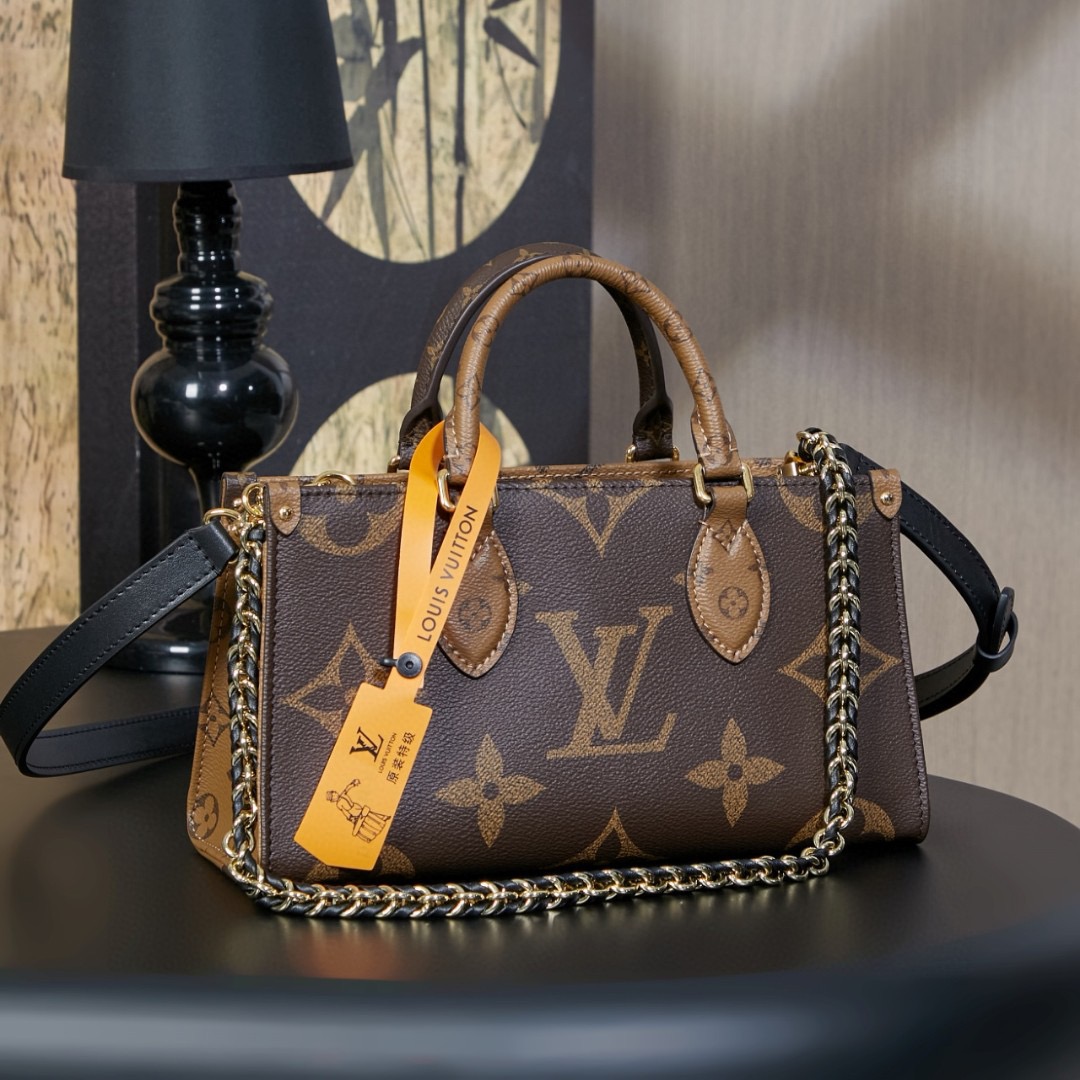 Louis Vuitton LV TM ONTHEGO EAST WEST CHAIN ​​Monogram Handbag