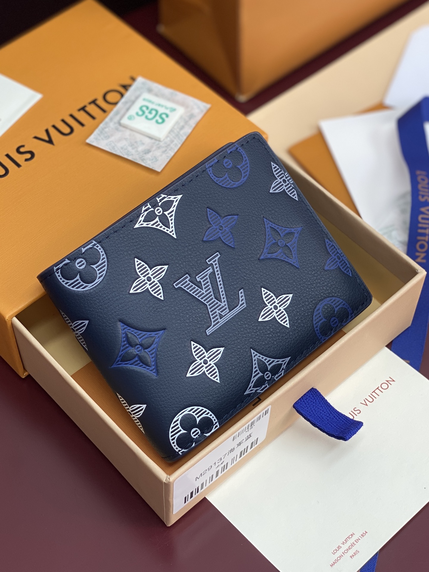 M29137 LV Men's Multiple Wallet Navy Blue Monogram Shadow Calfskin