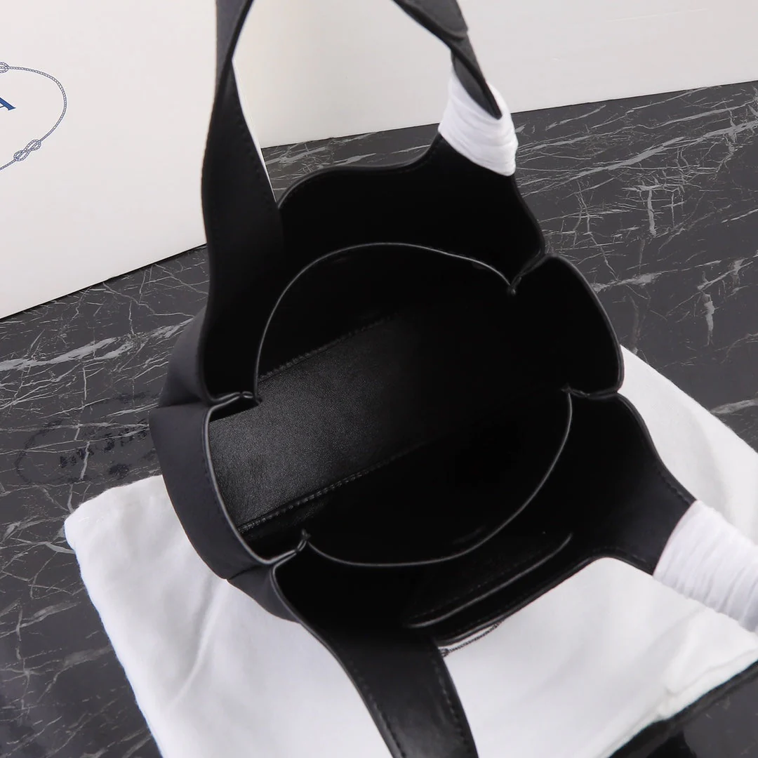 Prada 18 DYNAMIQUE LOGO TOTE BAG IN BLACK CALFSKIN