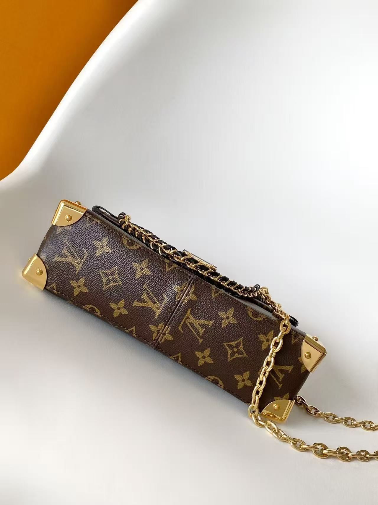 Louis Vuitton LV TRUNKIE EAST WEST