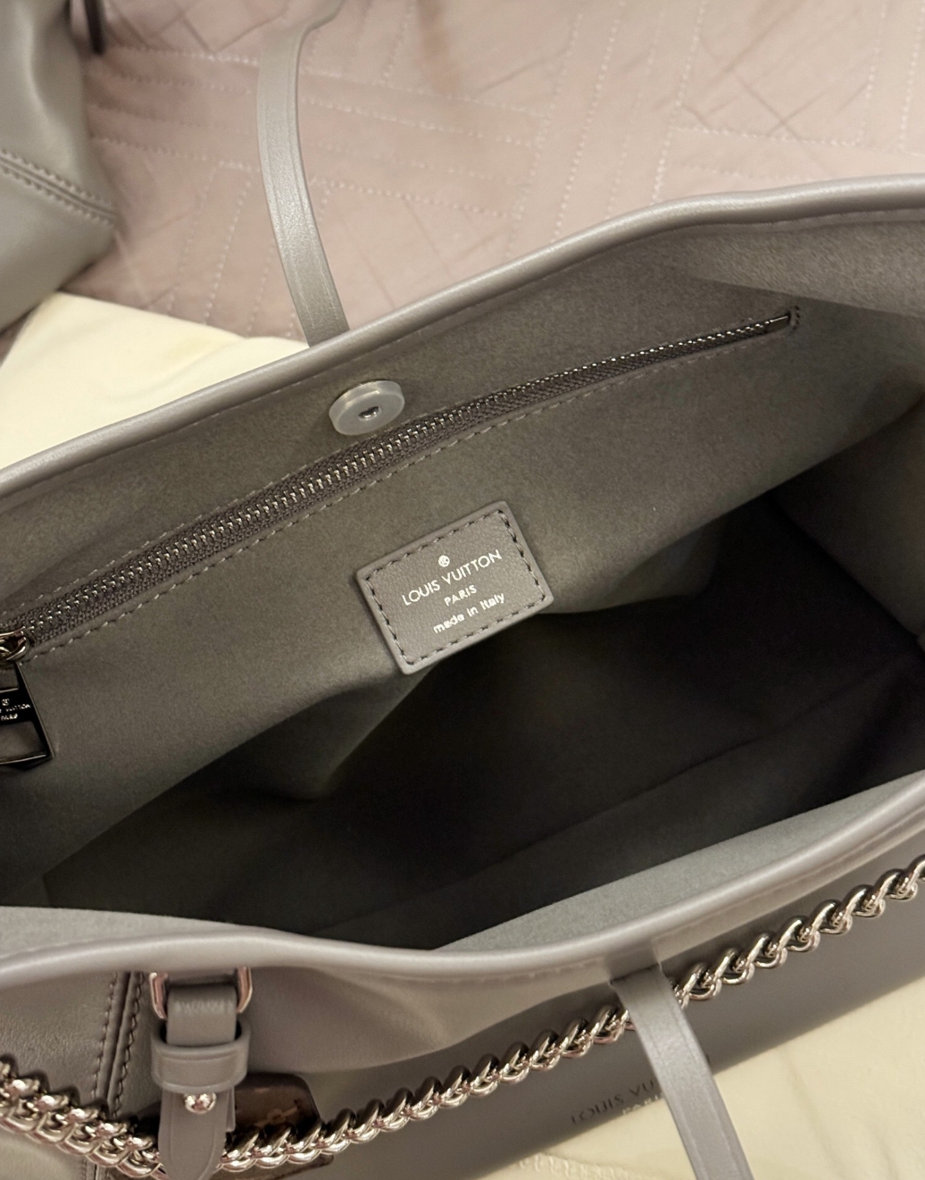 Louis Vuitton LV new version of the carryall Grey Samurai