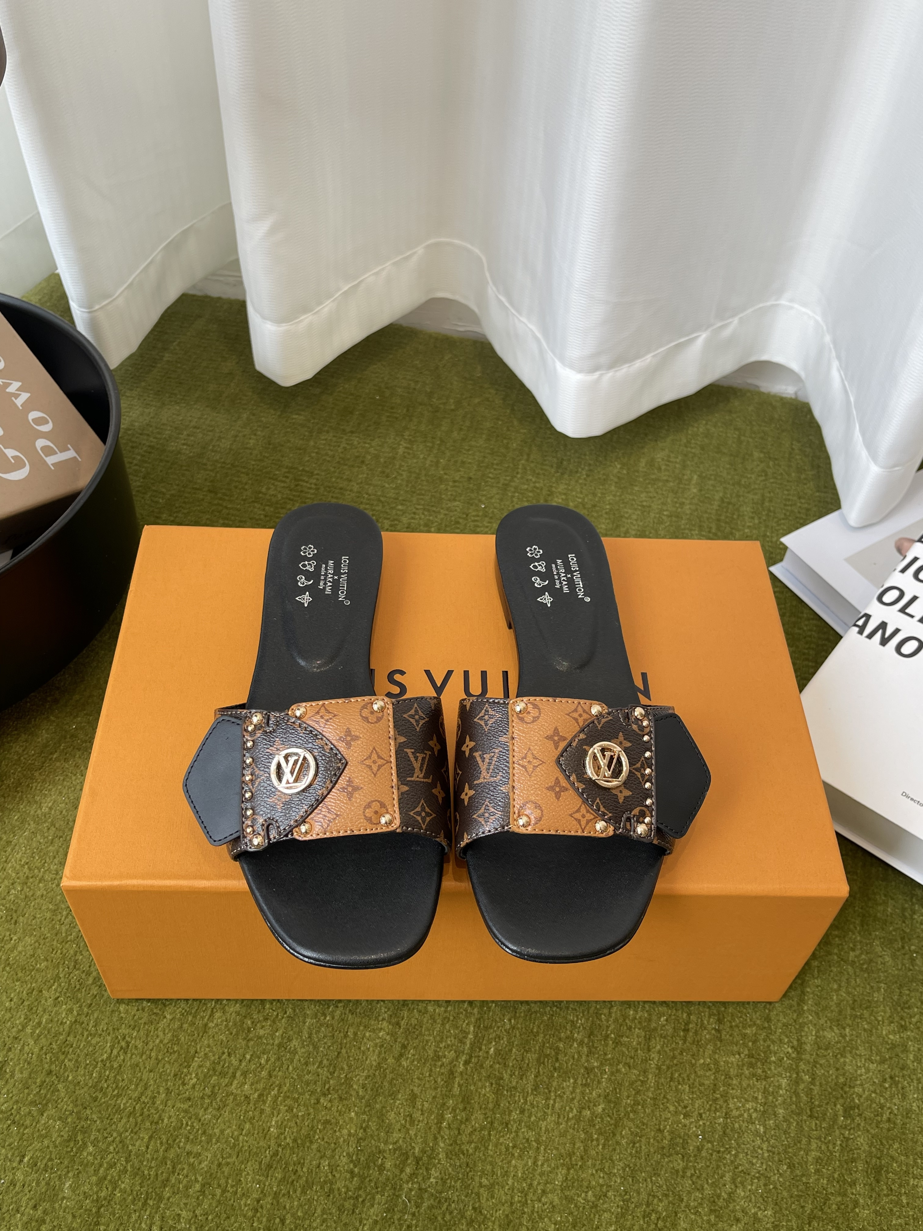 Women's LV Frame Flat Slides