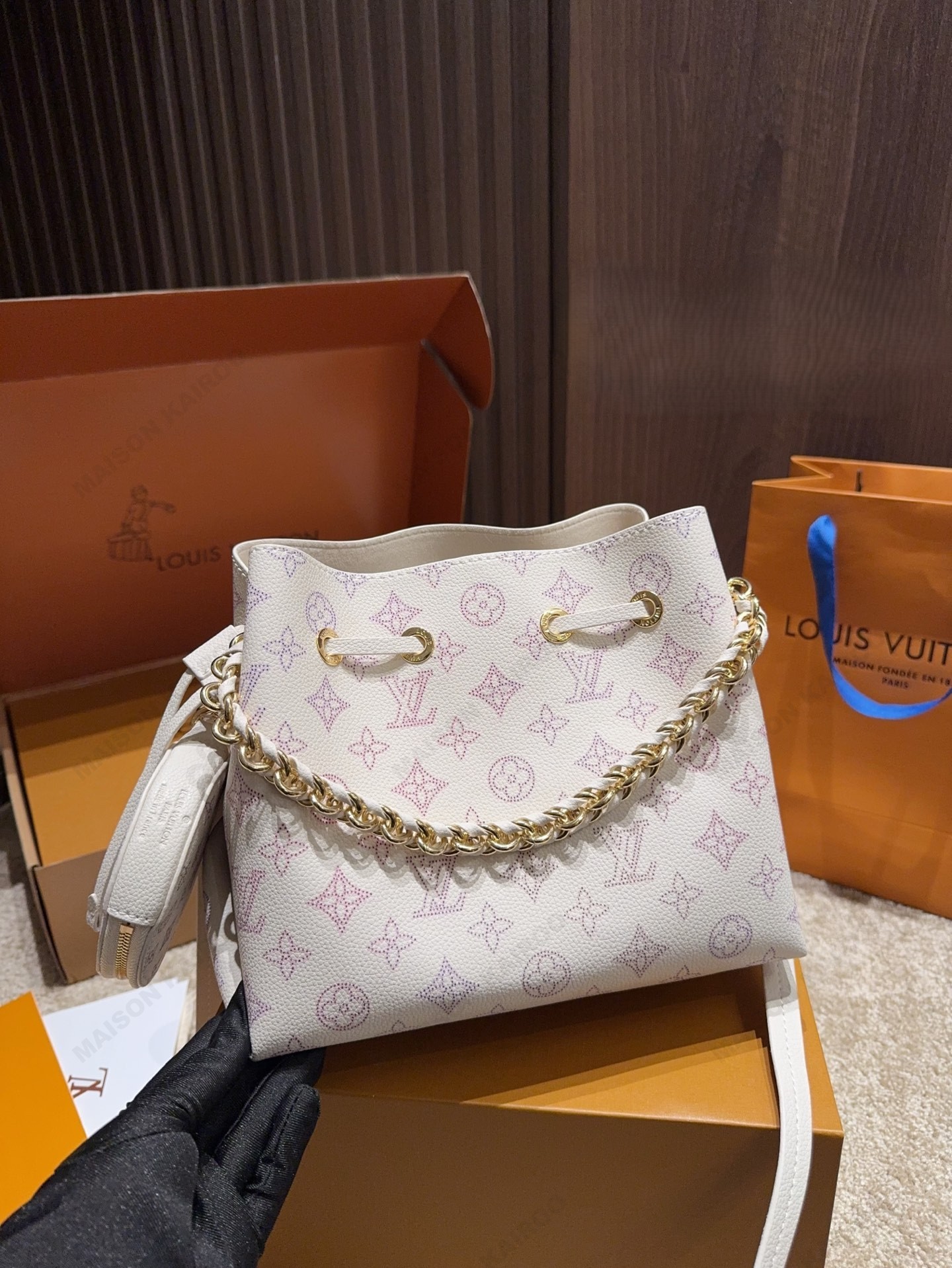 Louis Vuitton LV Mahina Bella Ivory Purple Gradient Monogram Leather Drawstring Bucket Shoulder Bag - KAIROO