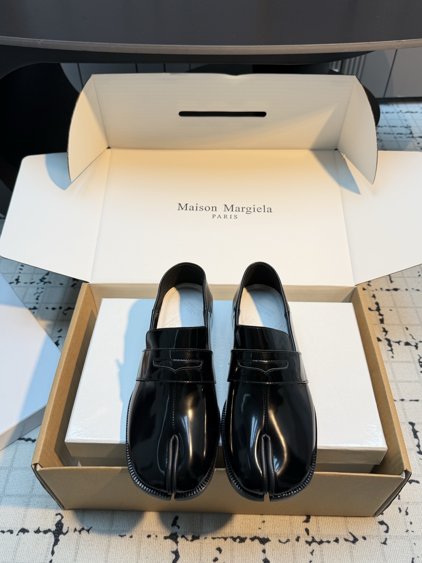 Maison Margiela Unisex Tabi Loafer