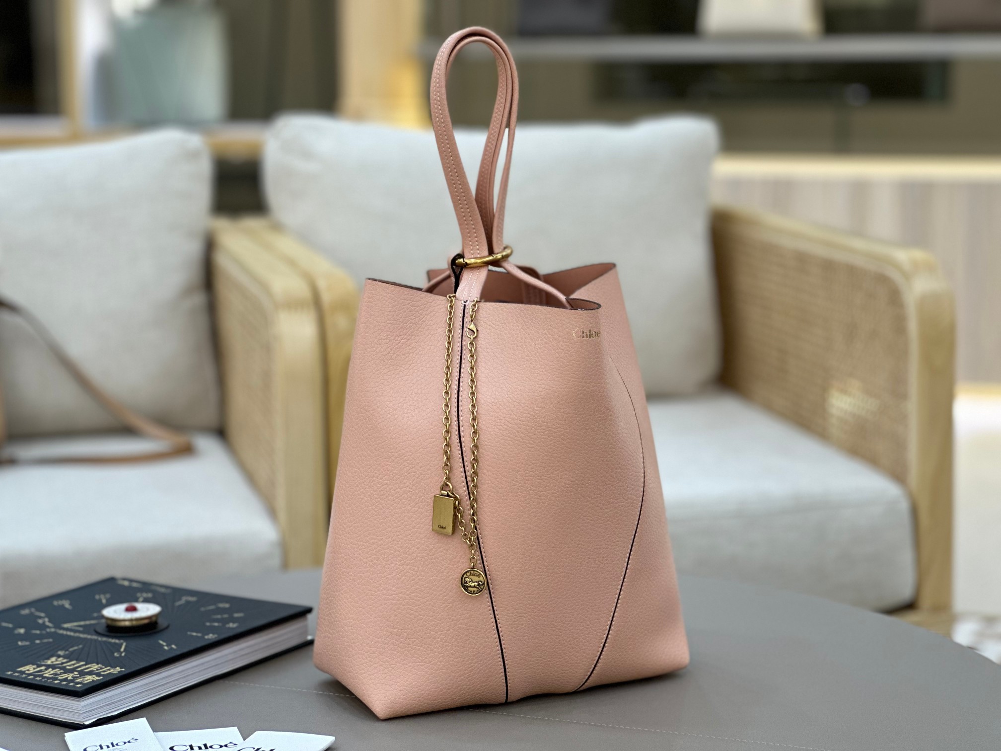 Chloe Medium Spin Tote bag in Grained leather-Boyish Brown