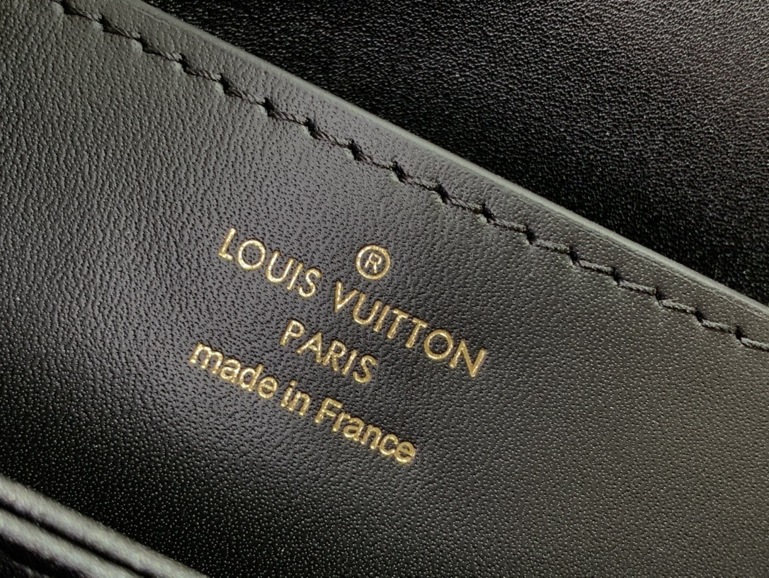LOUIS VUITTON LV ROSE DES VENTS BAG M87107