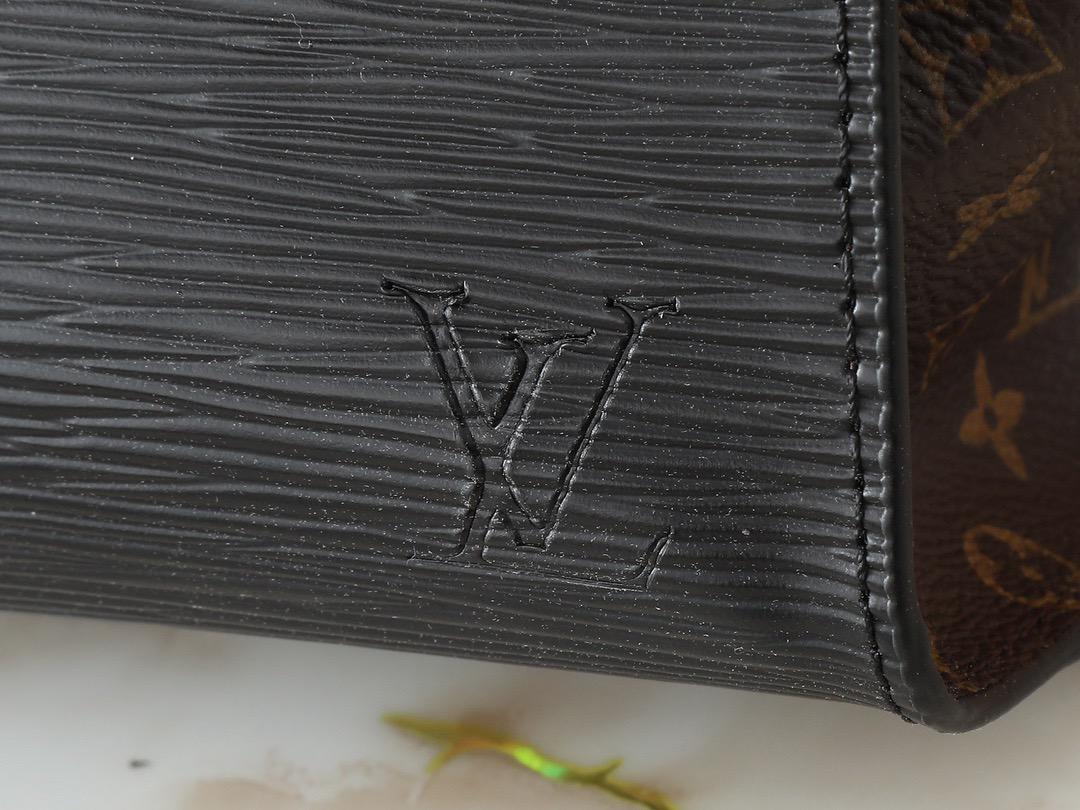 Louis Vuitton LV Varenne East West
